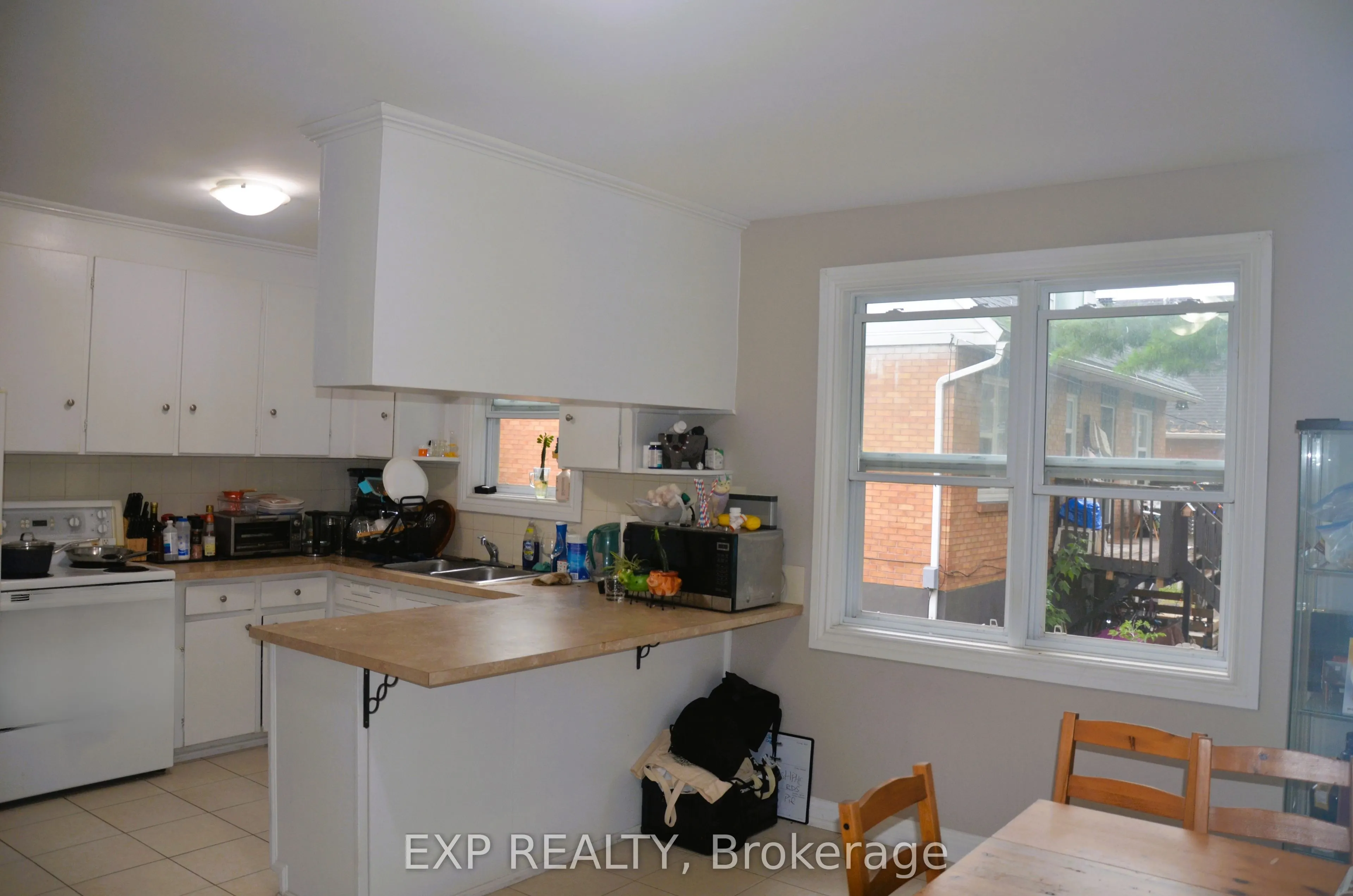 42 LAVERGNE ST Street E, #2
