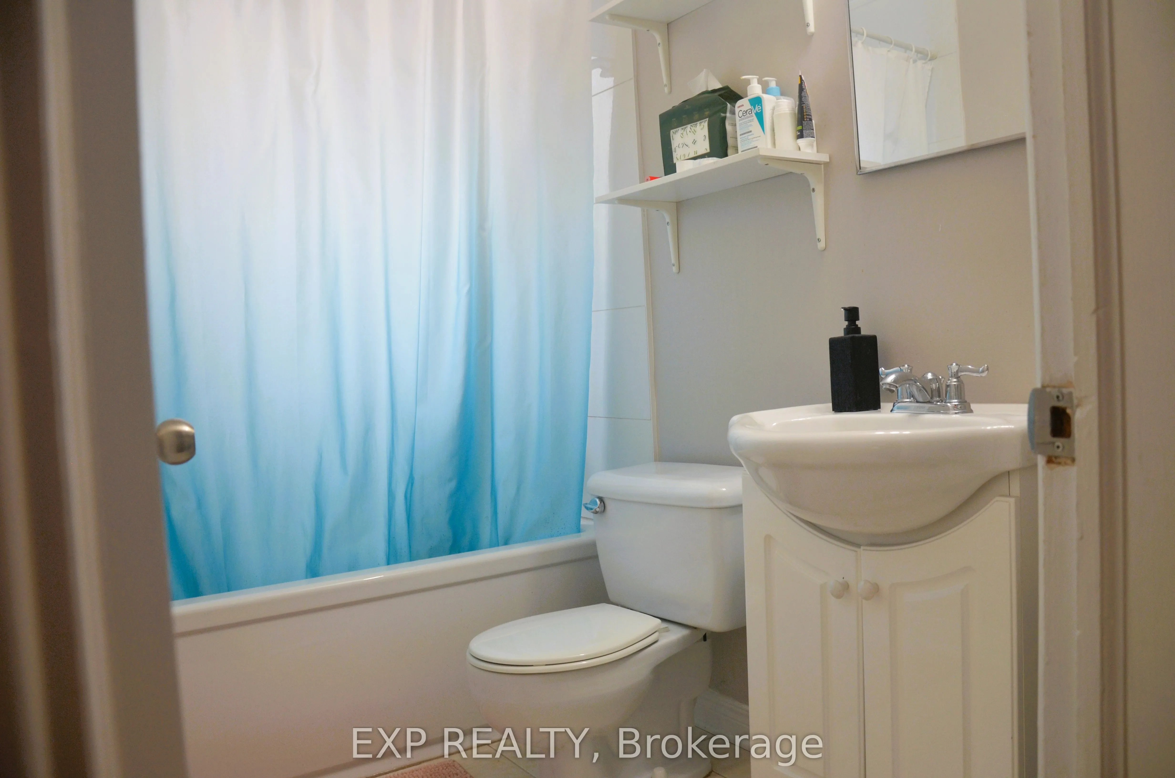 42 LAVERGNE ST Street E, #2
