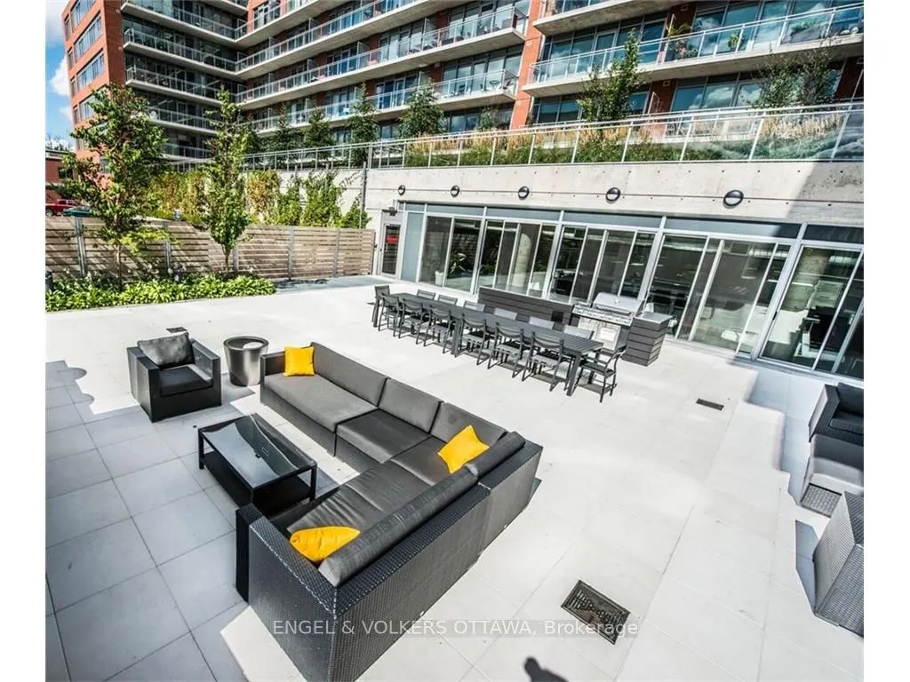 340 McLeod Street, #940
