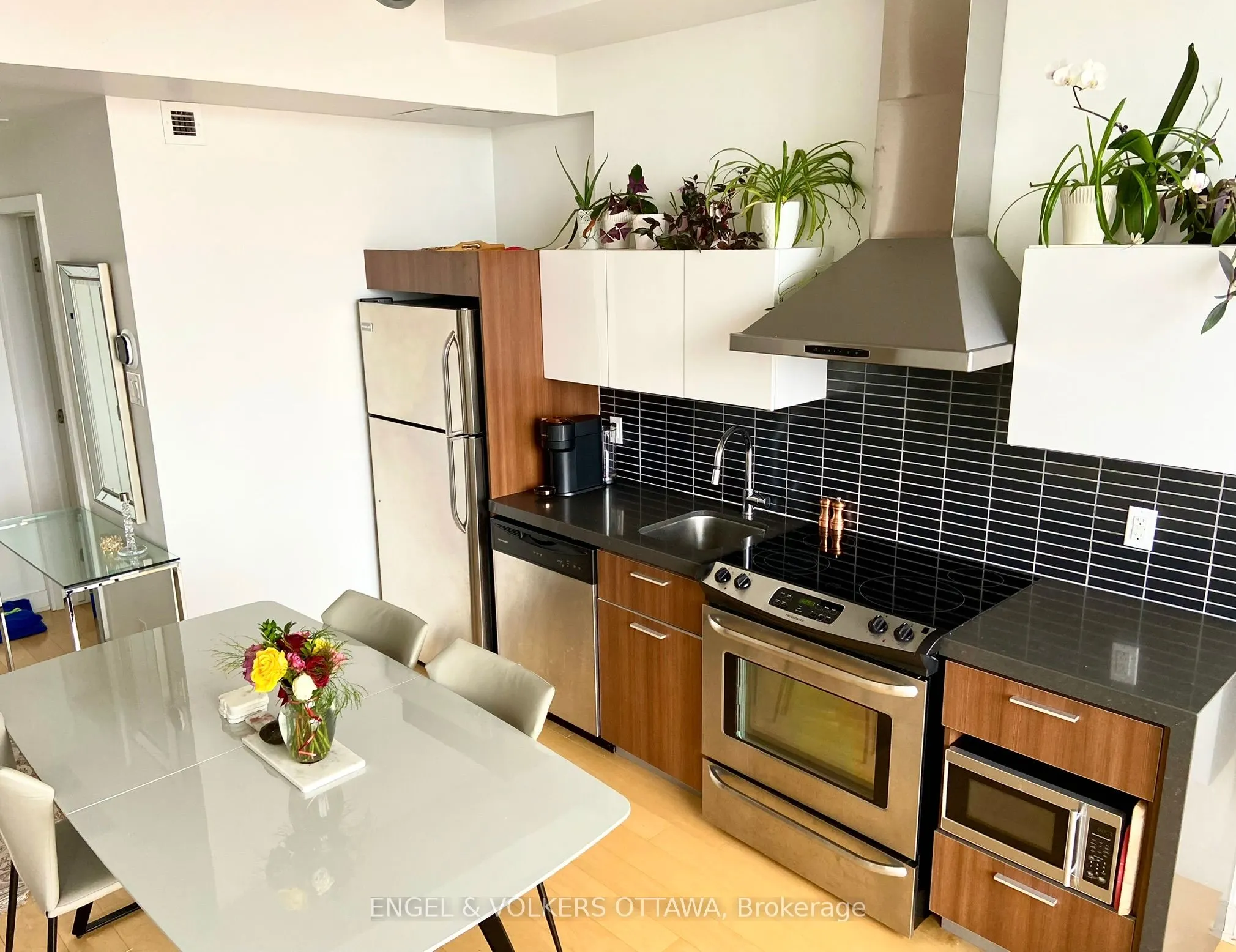 340 McLeod Street, #940