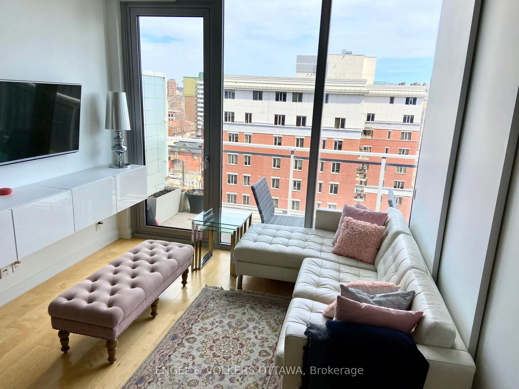 340 McLeod Street, #940