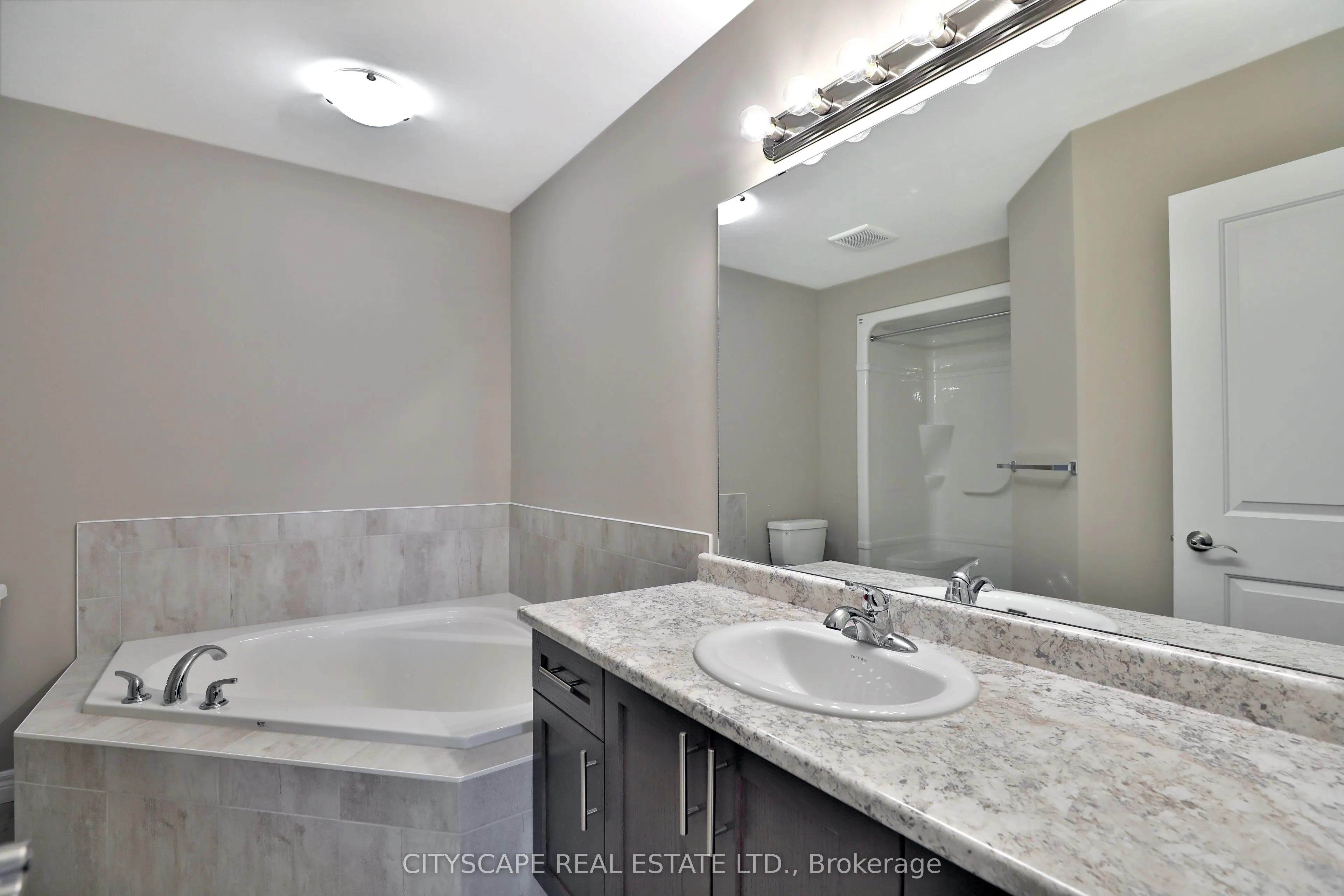 87 Bethune Avenue