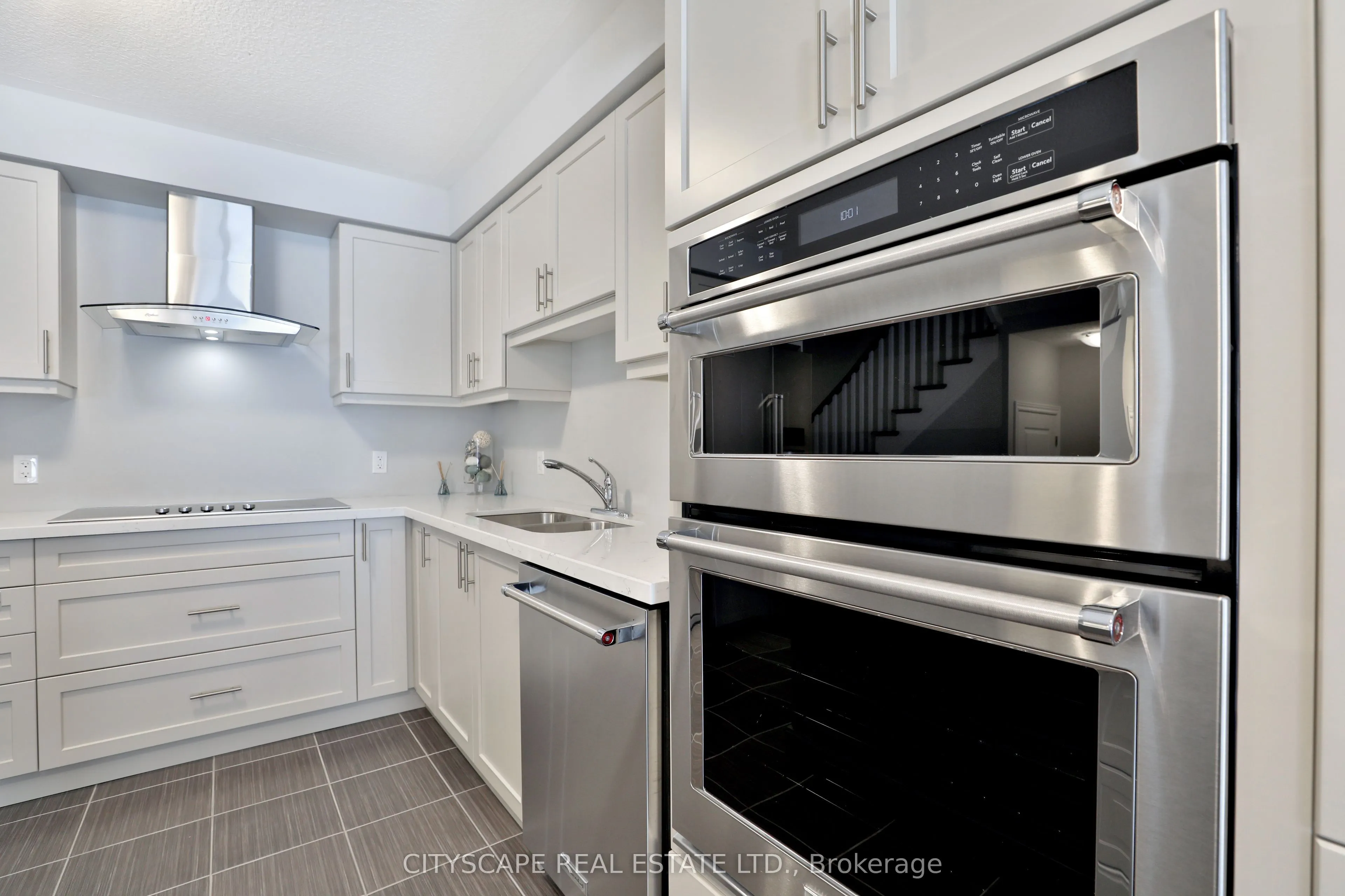 87 Bethune Avenue