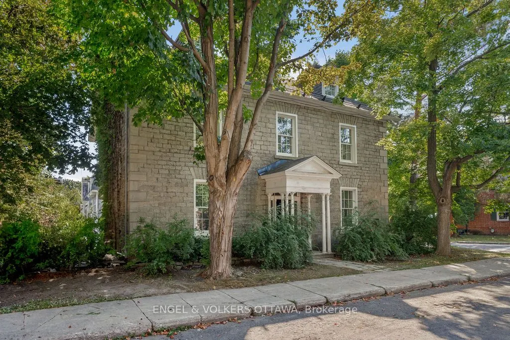 35 MacKay Street
