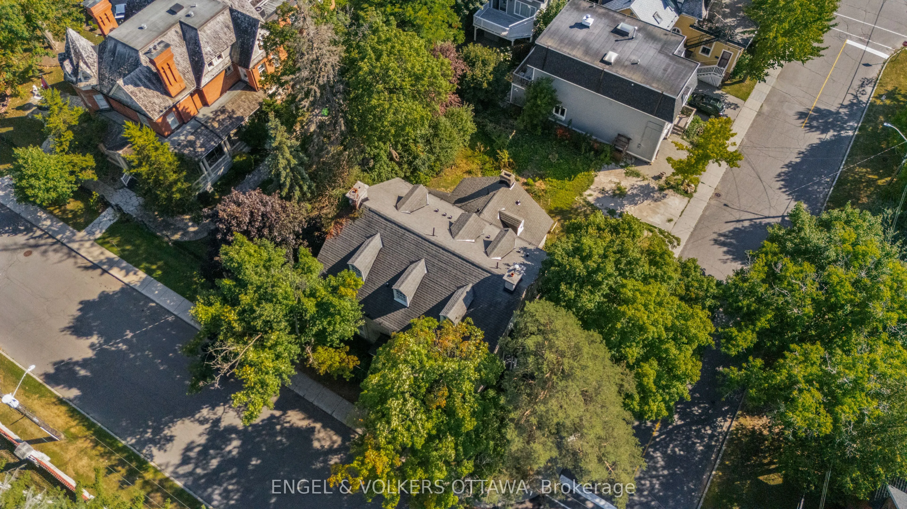 35 MacKay Street