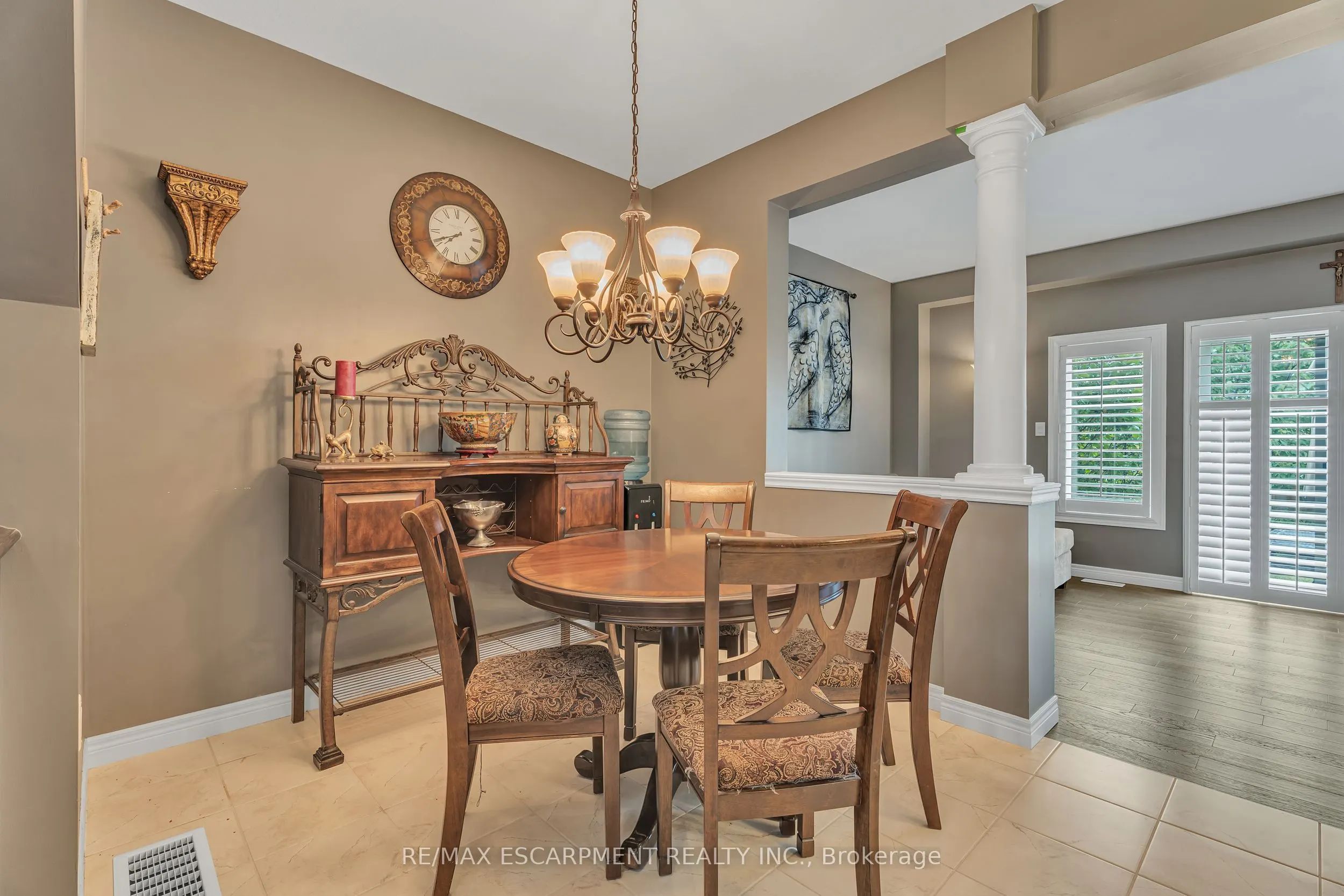 72 DODMAN Crescent