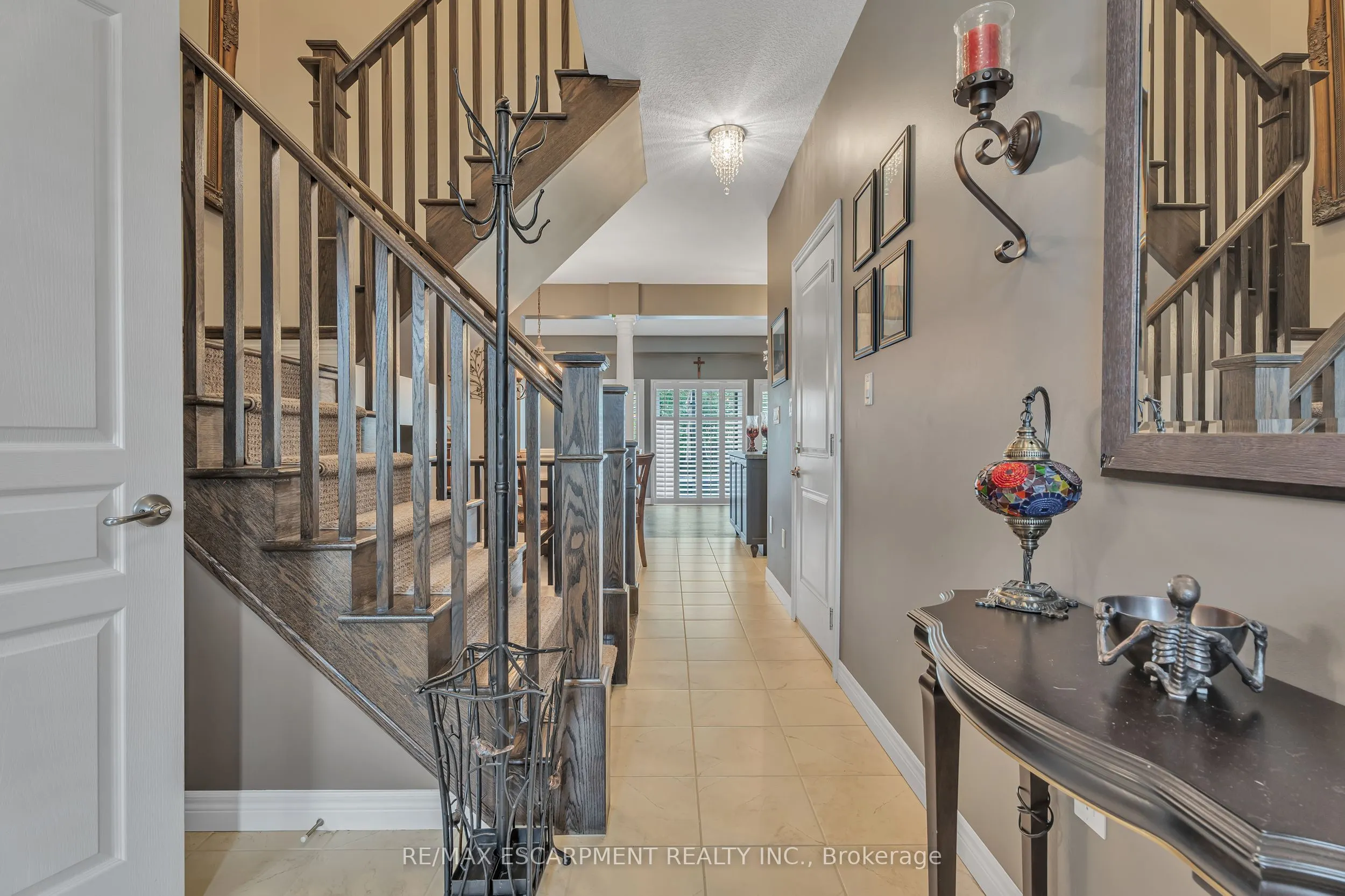 72 DODMAN Crescent