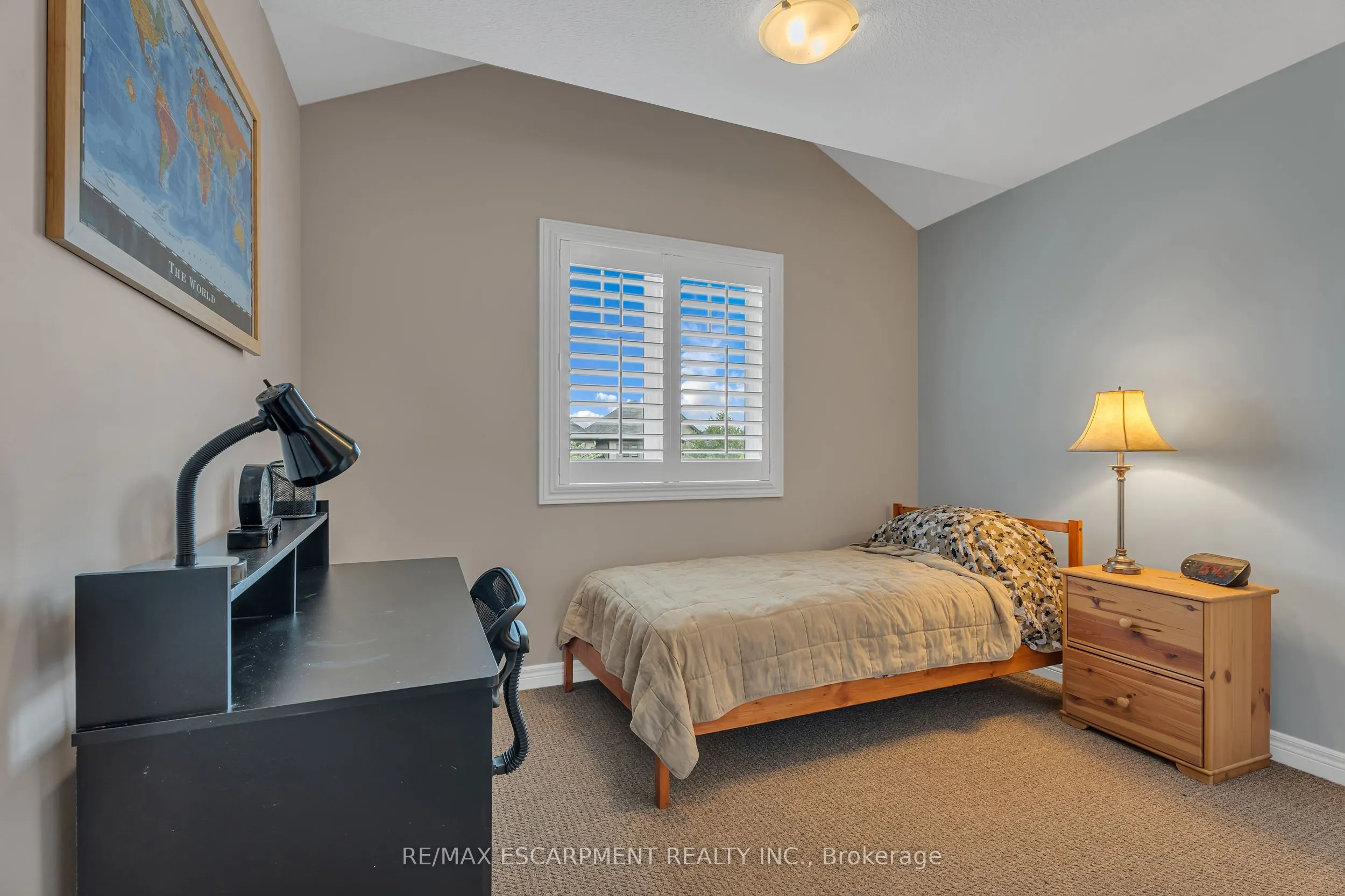 72 DODMAN Crescent