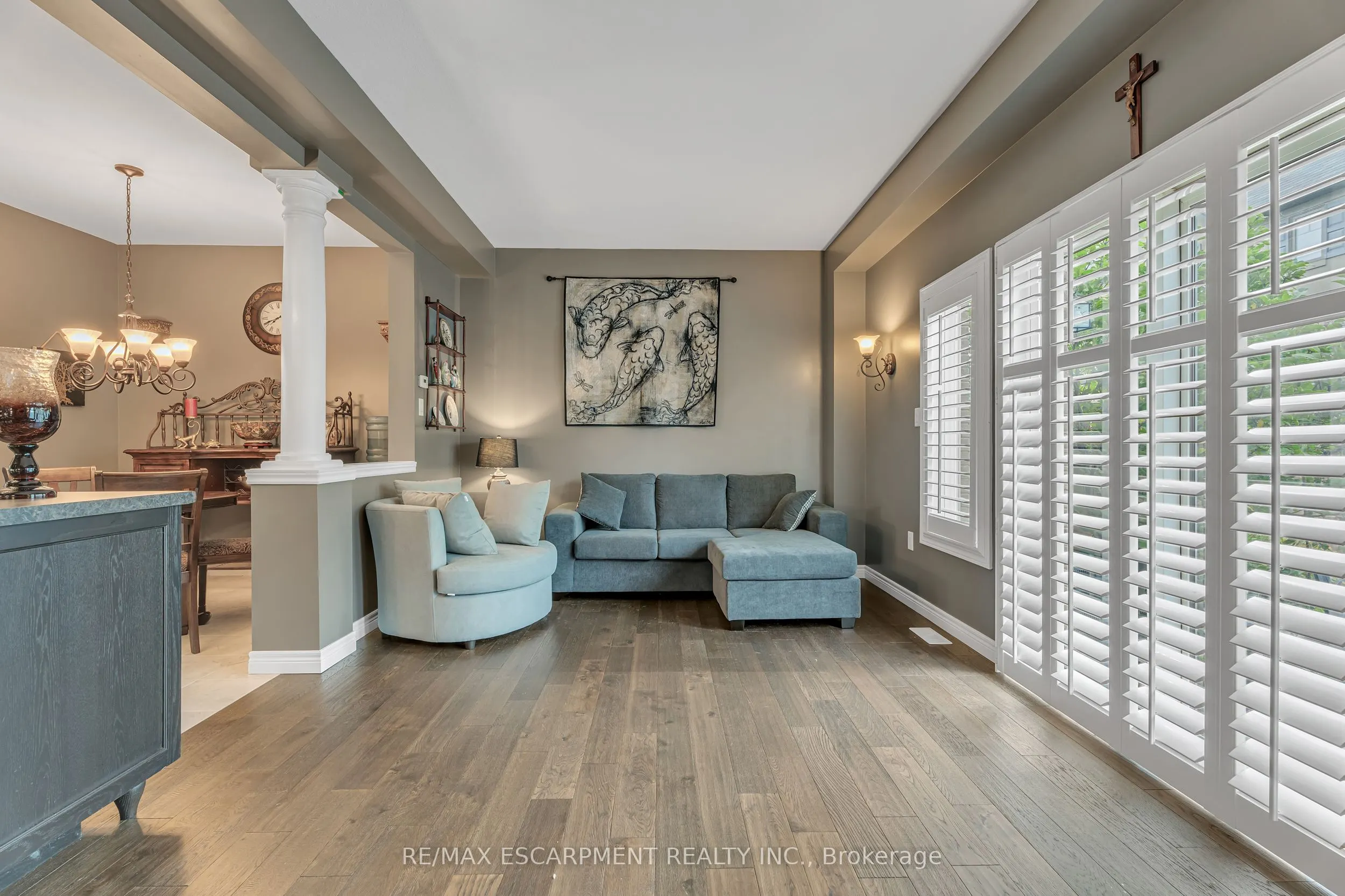 72 DODMAN Crescent