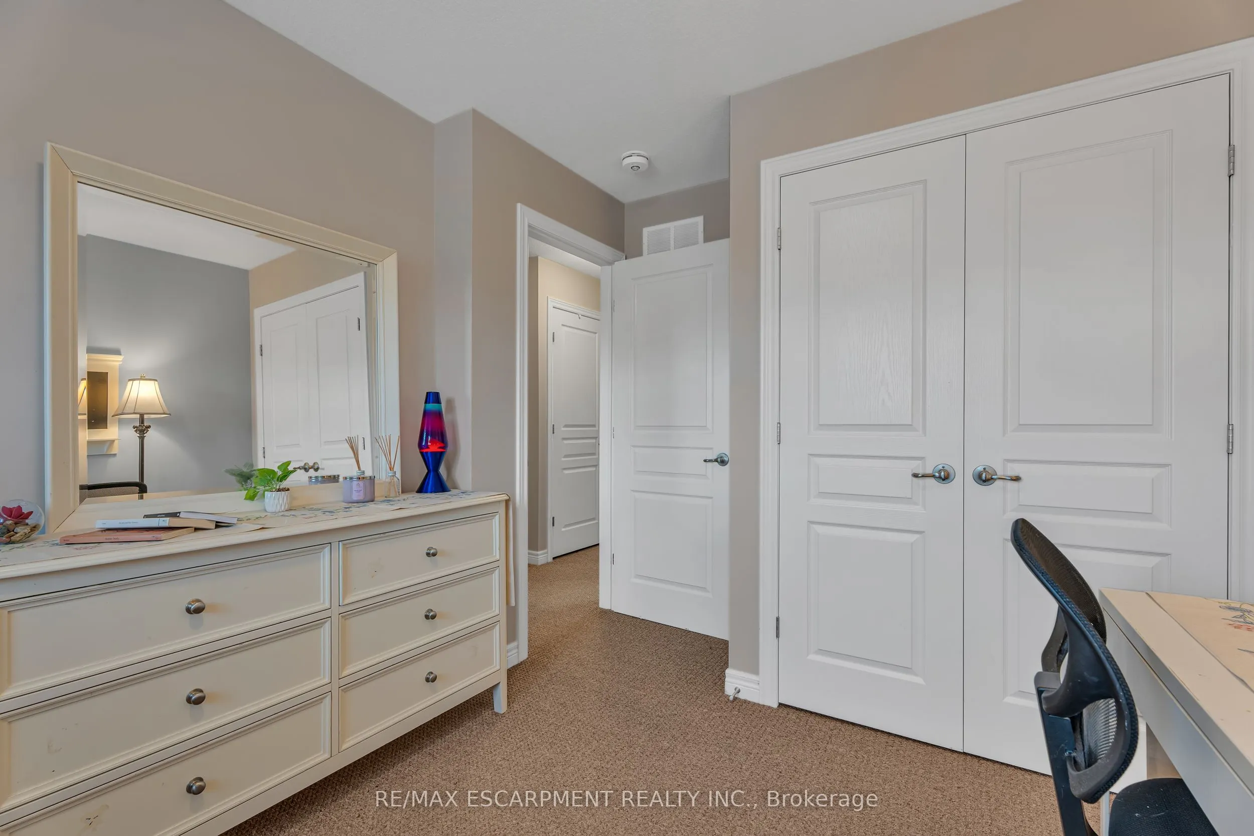 72 DODMAN Crescent