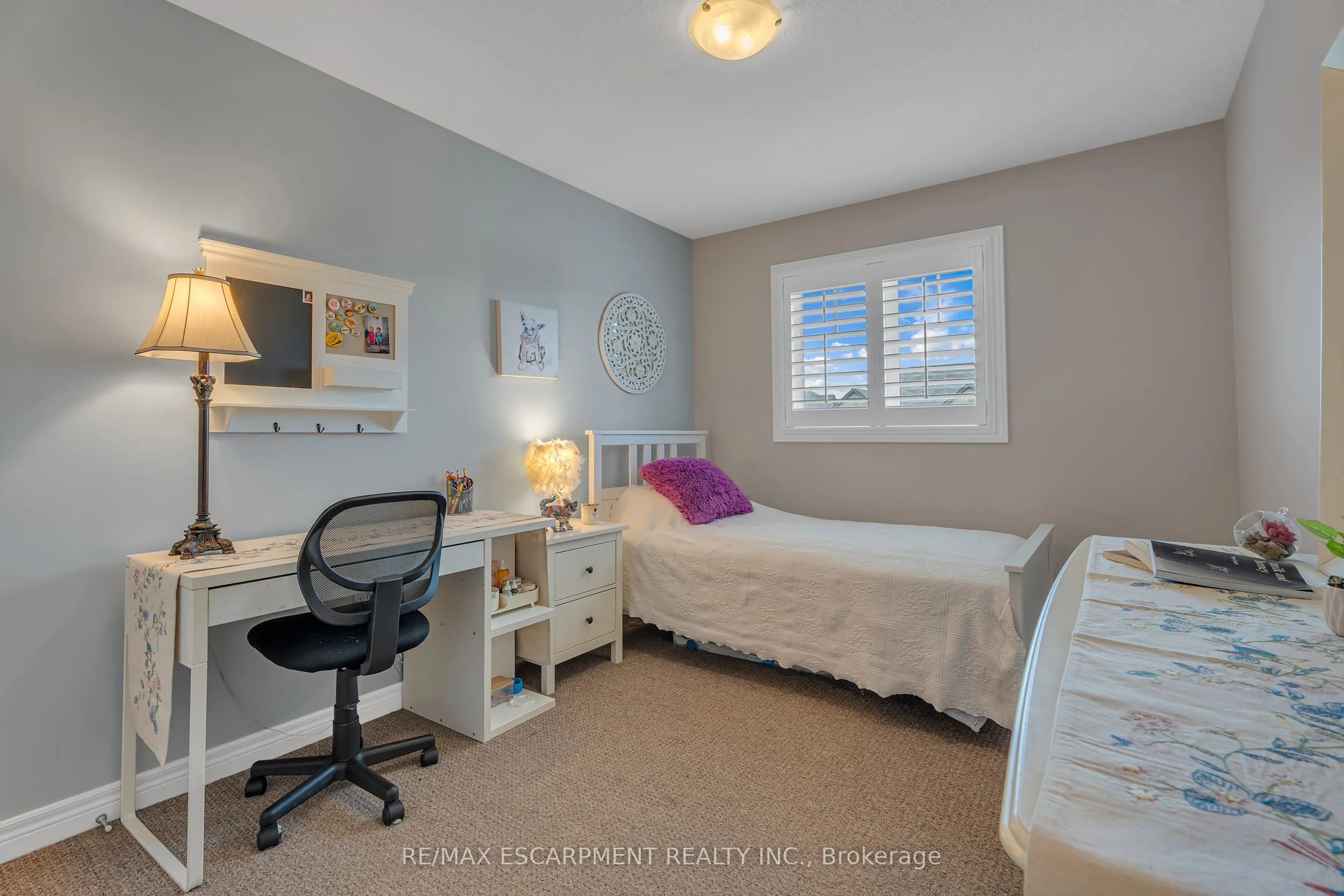 72 DODMAN Crescent