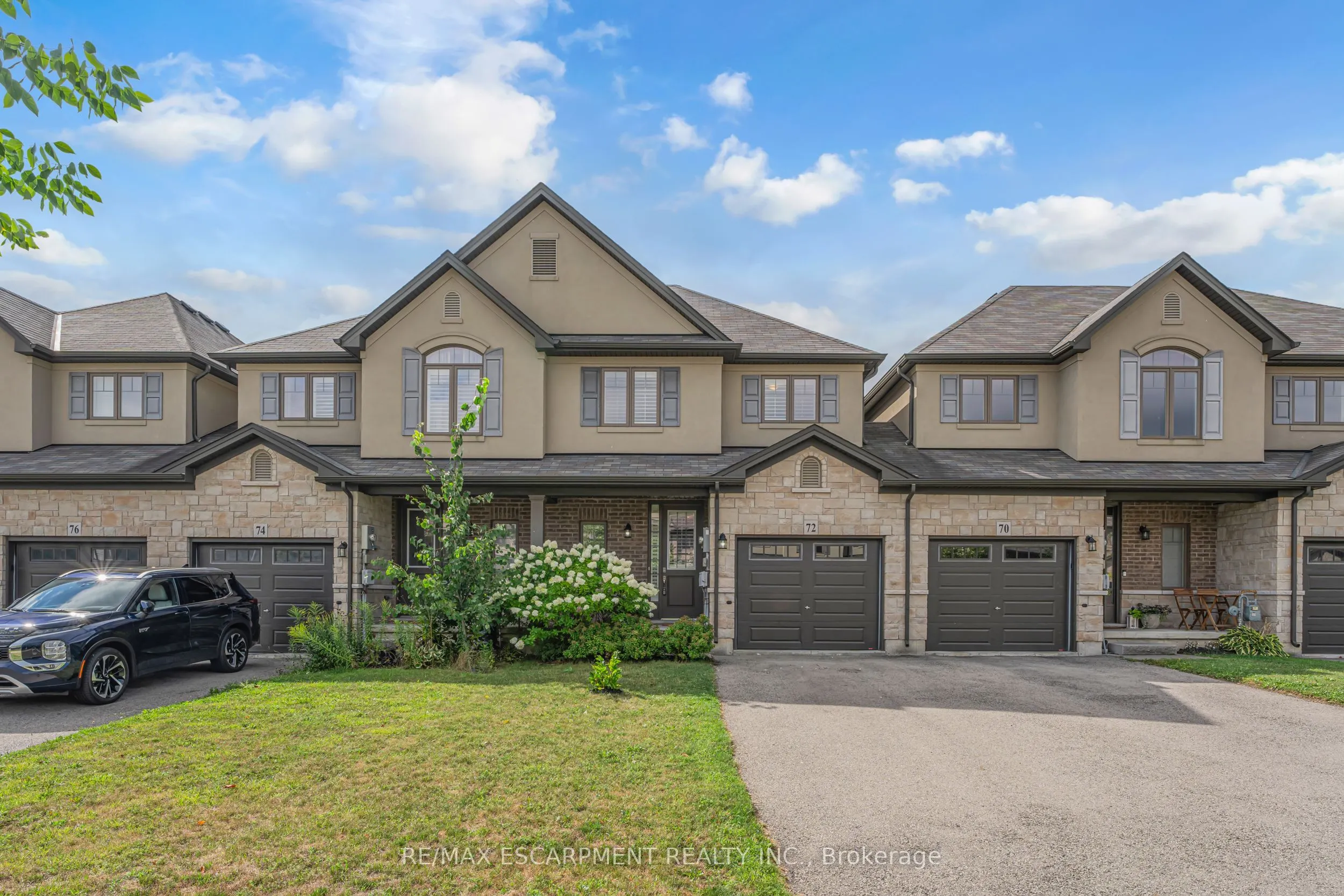 72 DODMAN Crescent