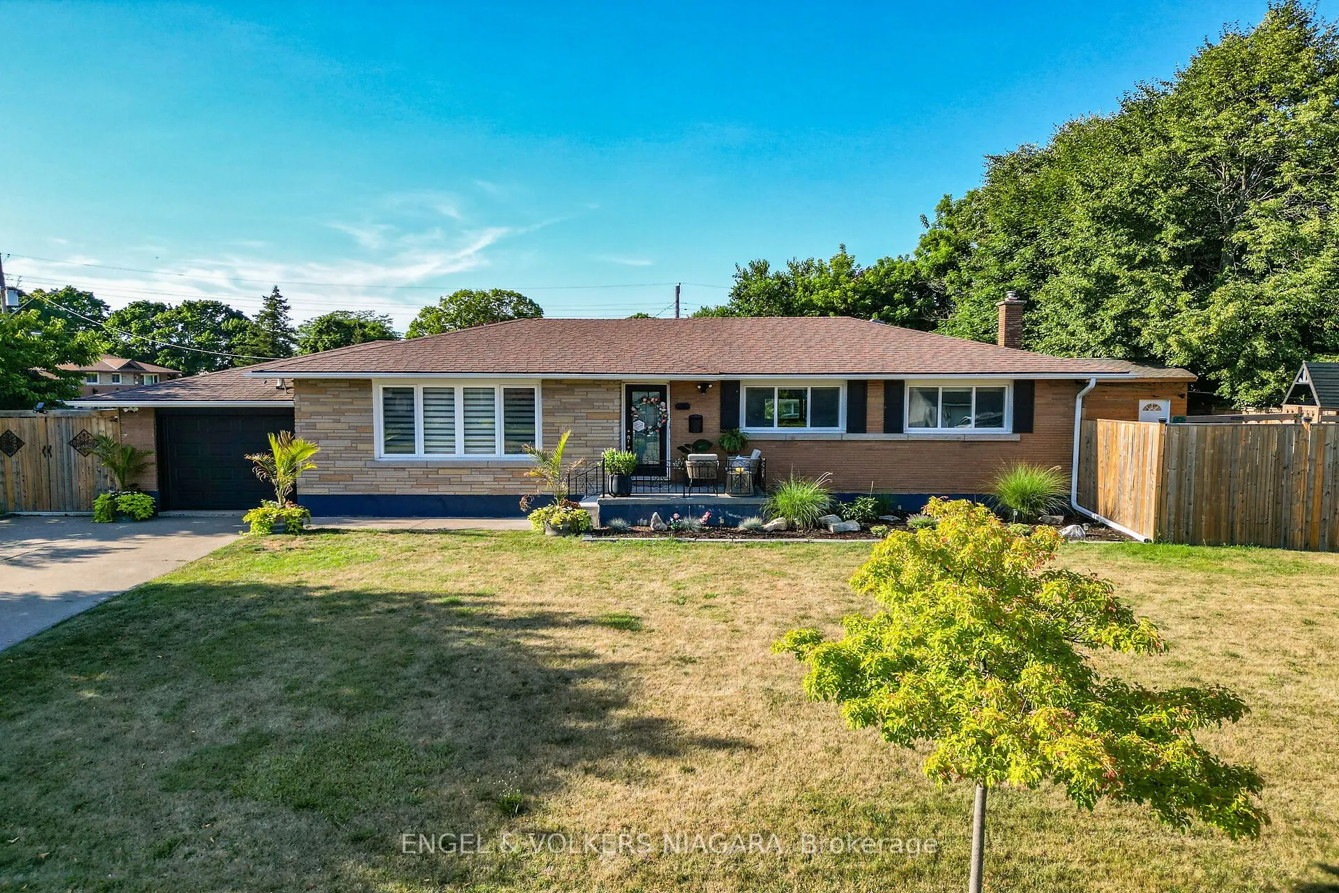 90 Rose Avenue