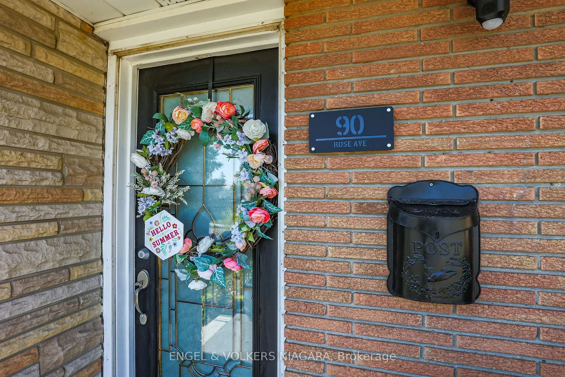 90 Rose Avenue
