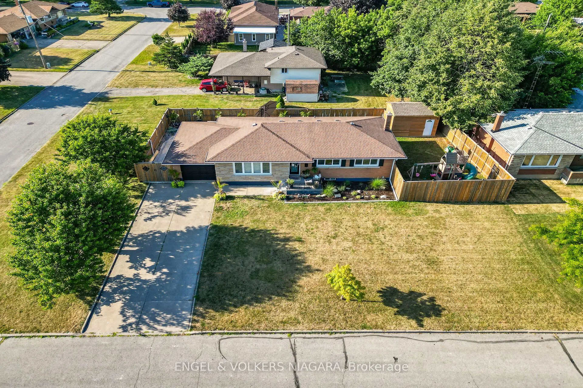 90 Rose Avenue