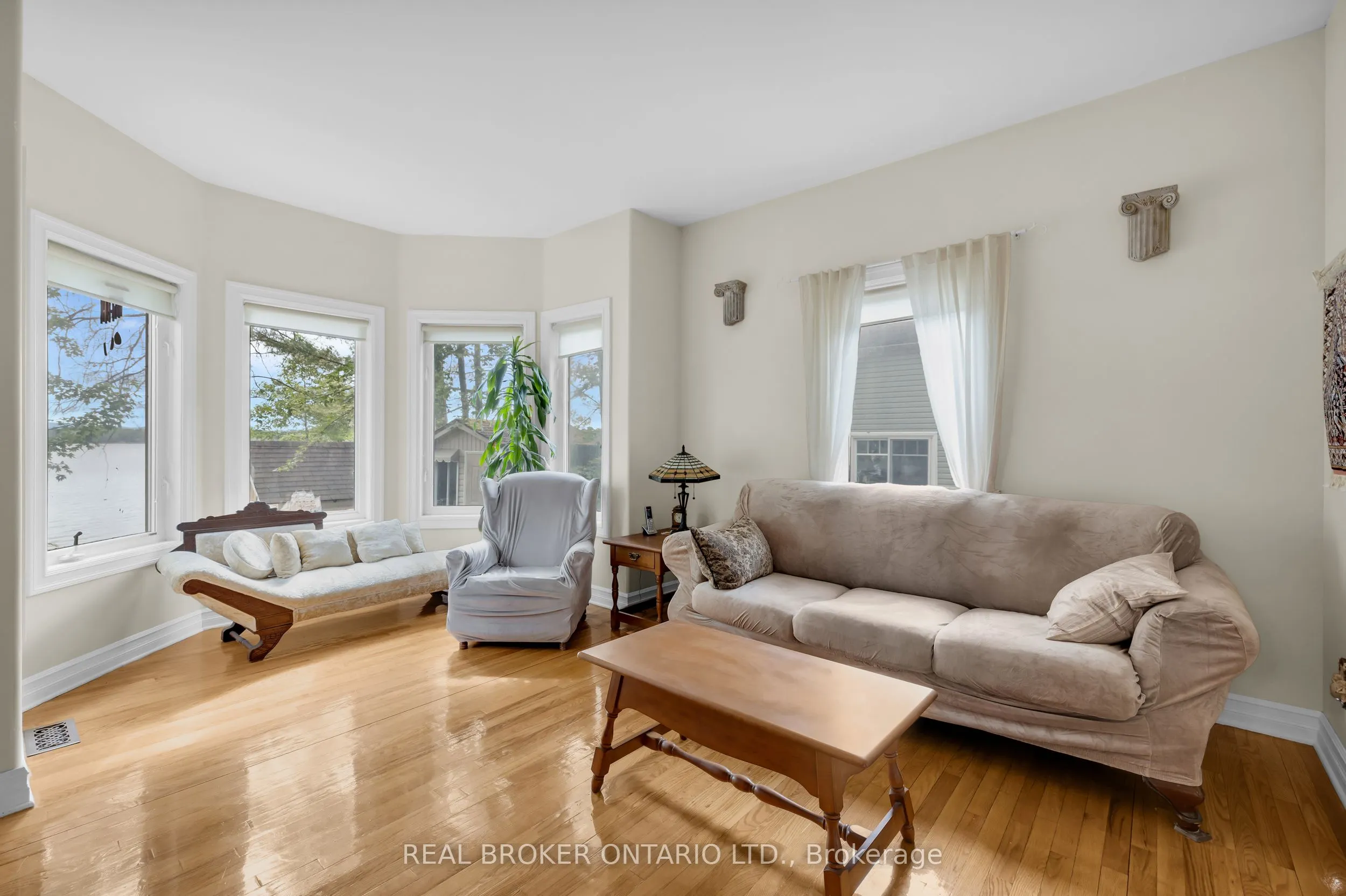 164 Baillie Avenue