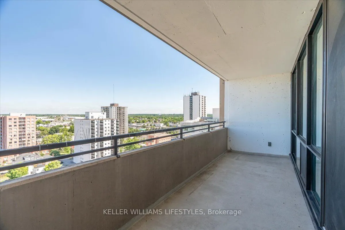 389 Dundas Street, #1601