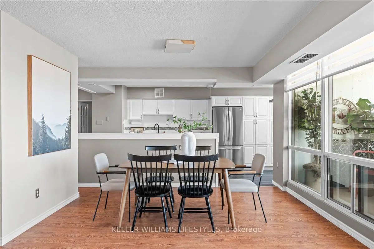 389 Dundas Street, #1601