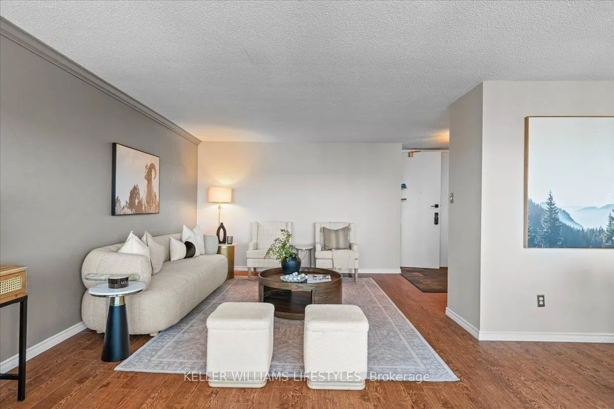 389 Dundas Street, #1601