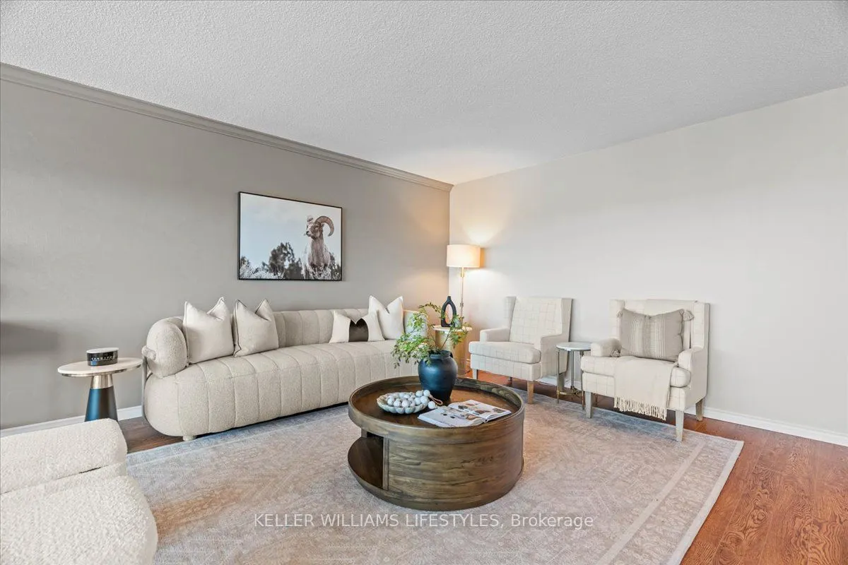 389 Dundas Street, #1601