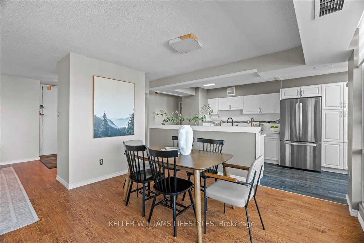 389 Dundas Street, #1601