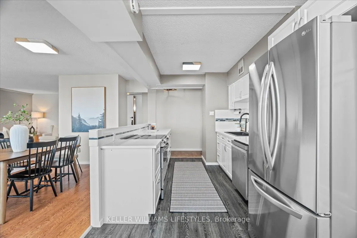 389 Dundas Street, #1601