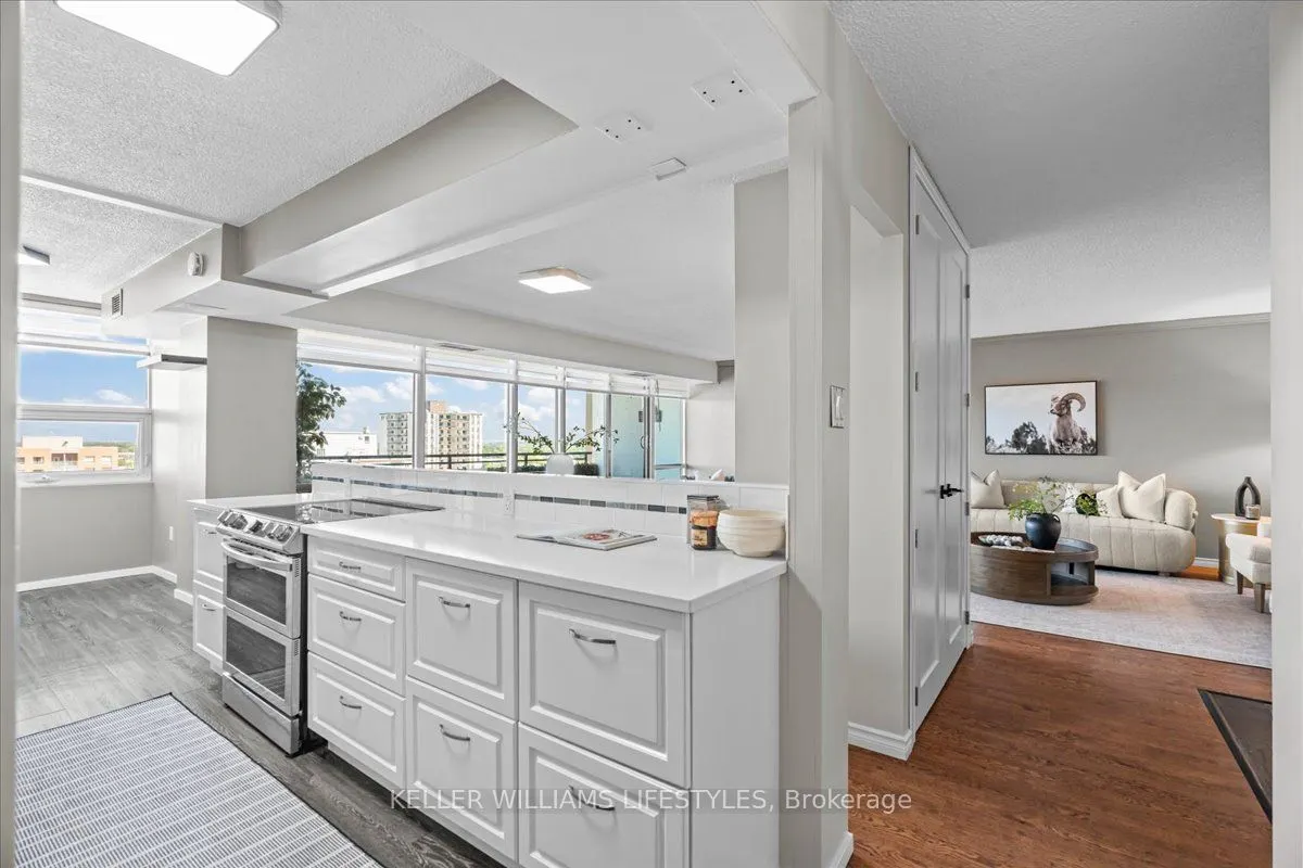 389 Dundas Street, #1601