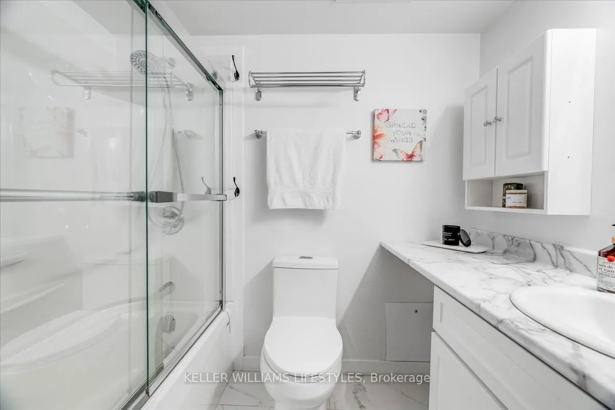 389 Dundas Street, #1601