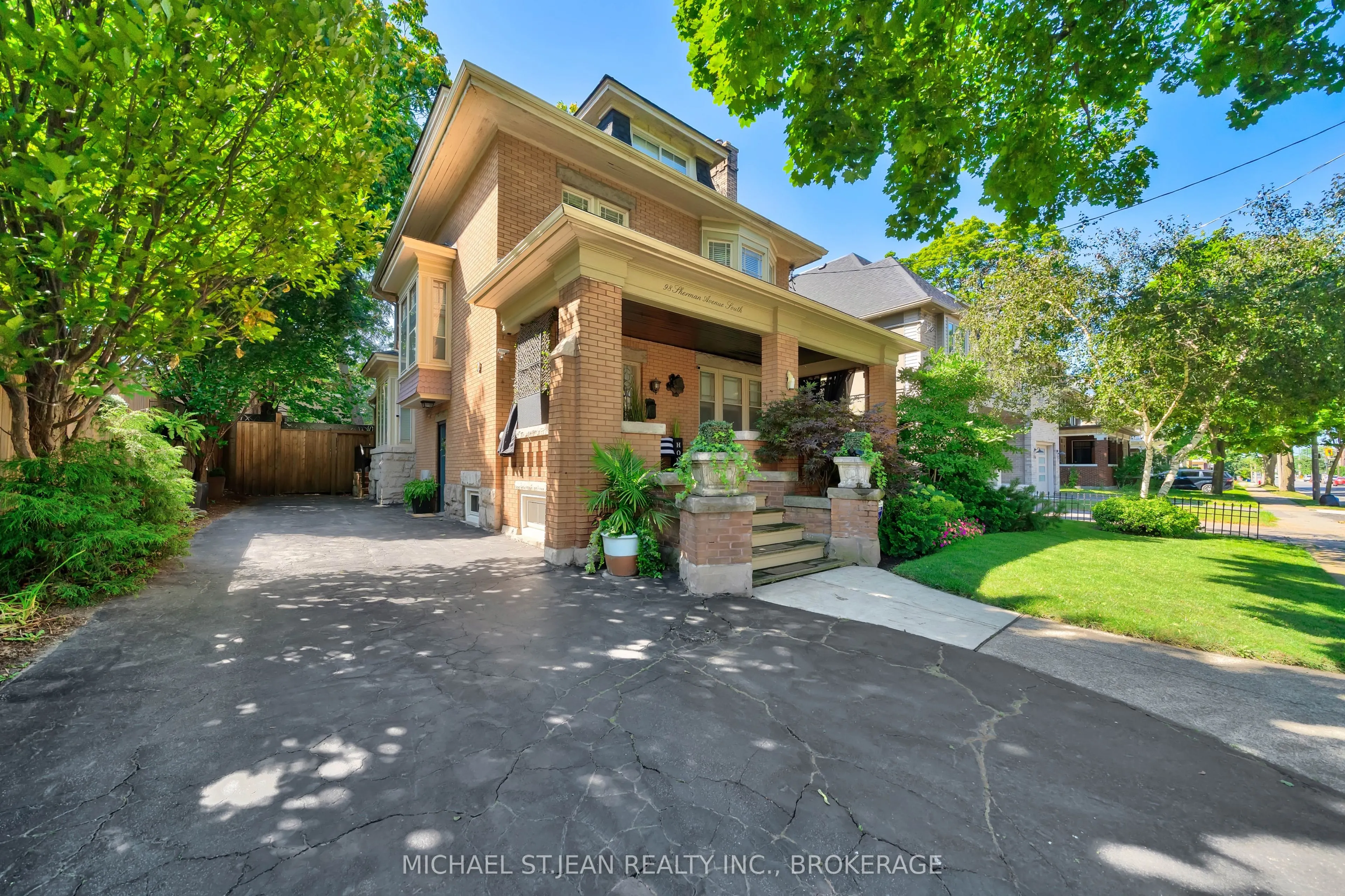 98 Sherman Avenue S