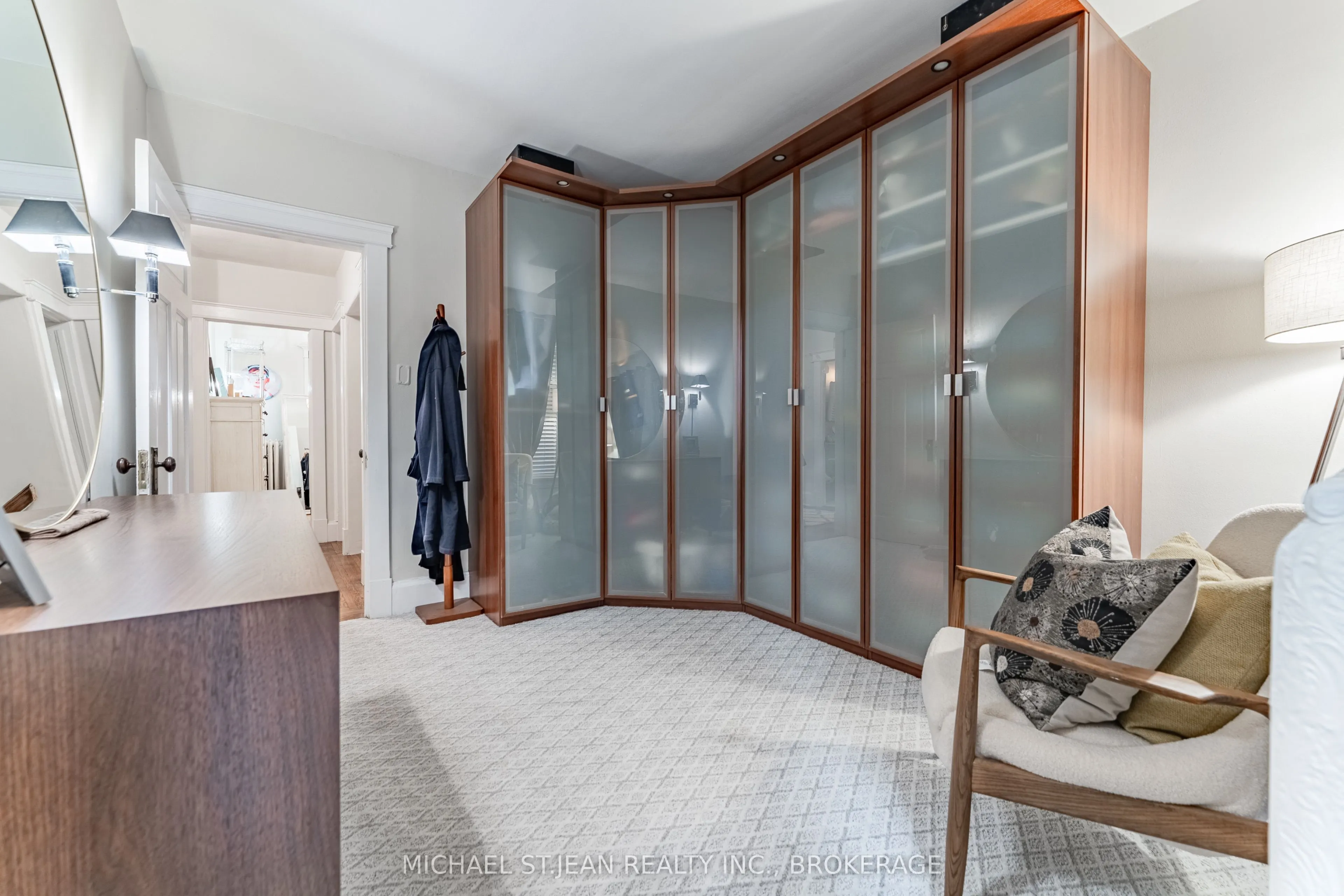 98 Sherman Avenue S