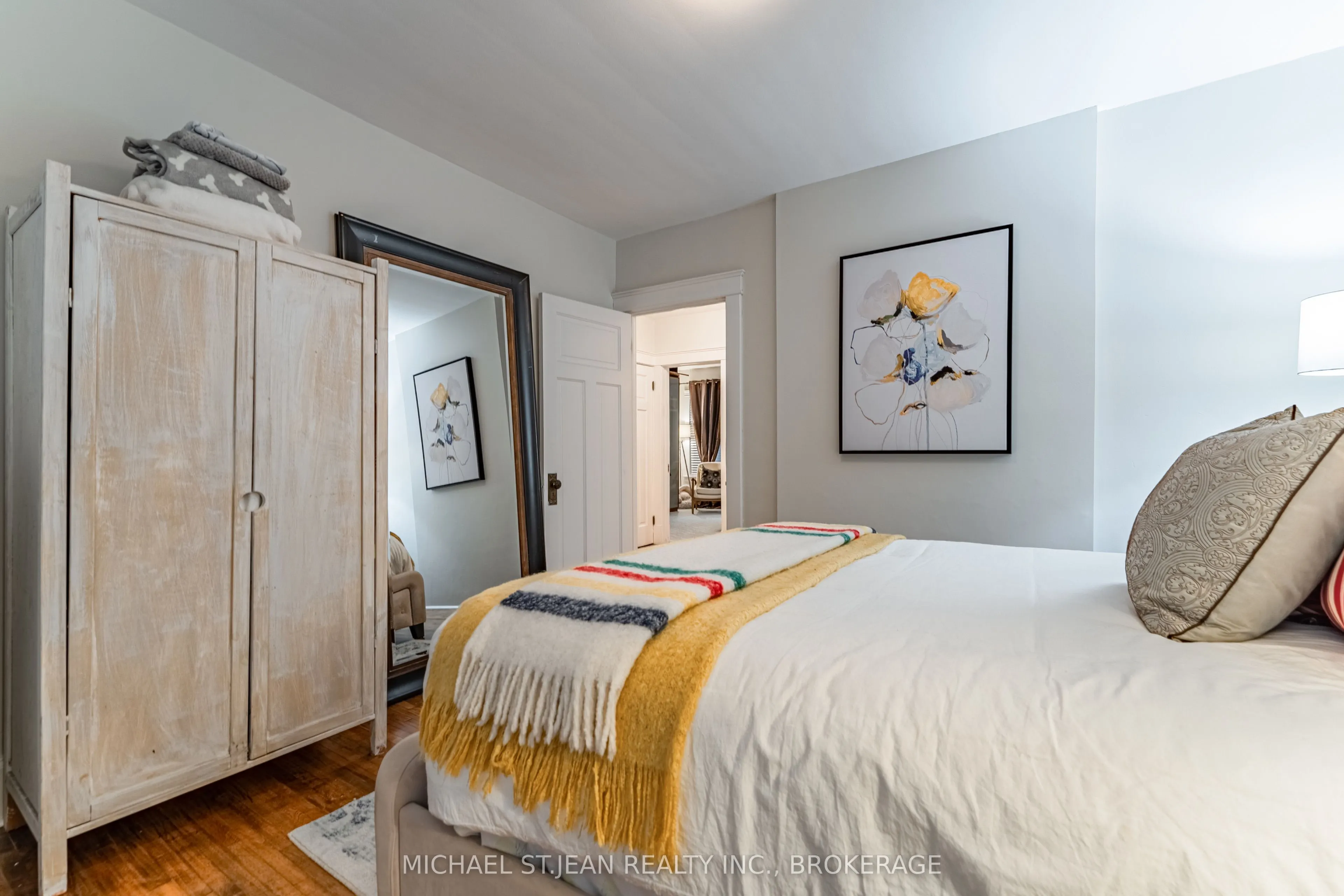 98 Sherman Avenue S