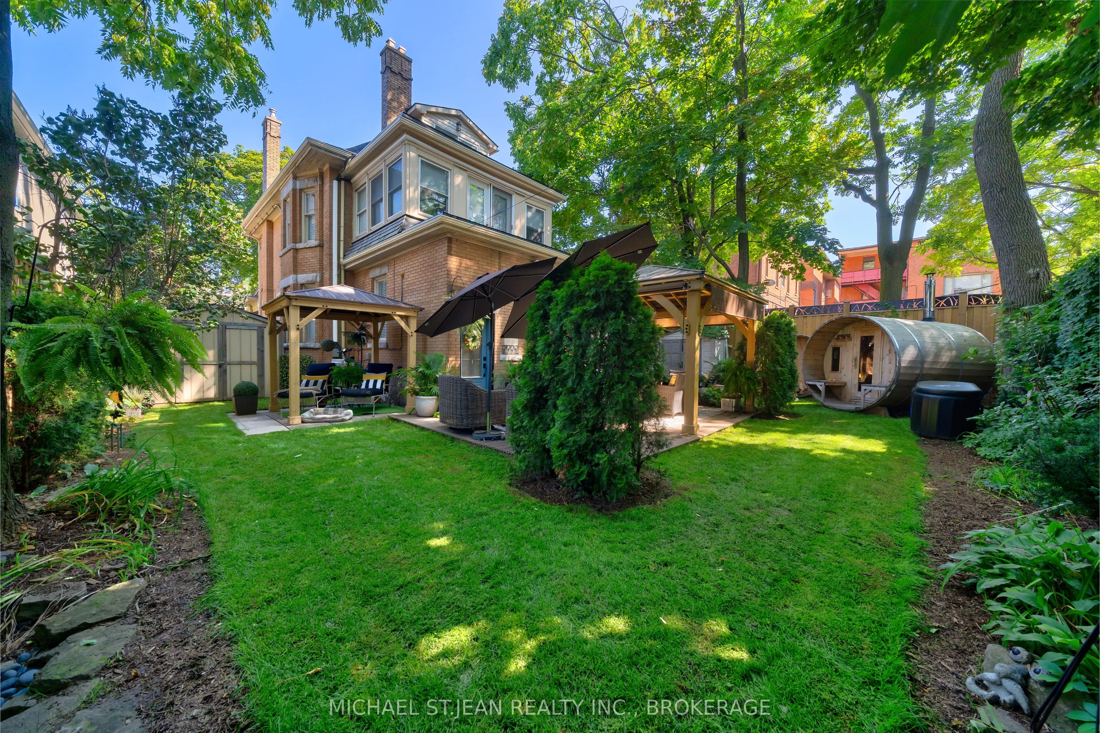 98 Sherman Avenue S