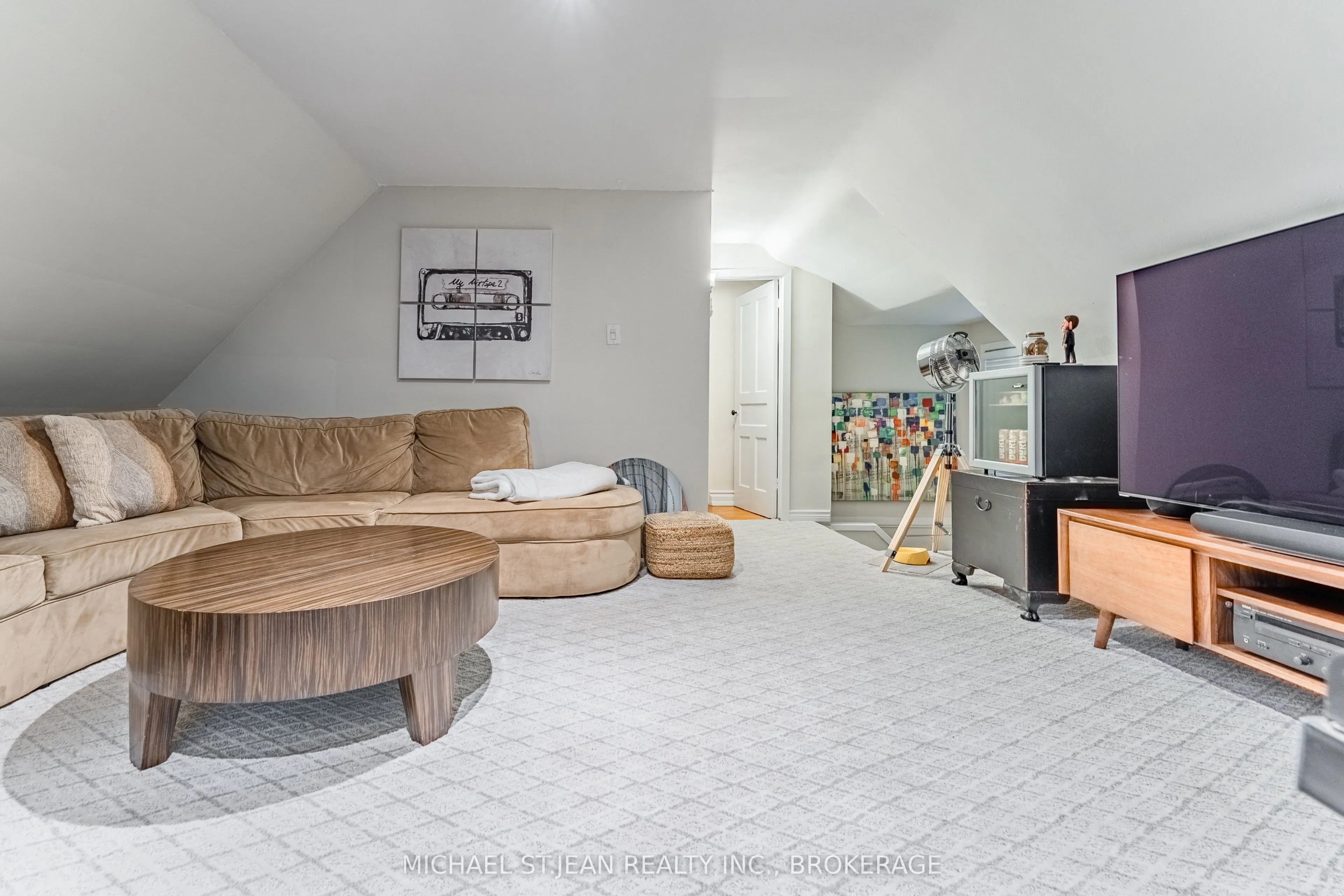 98 Sherman Avenue S