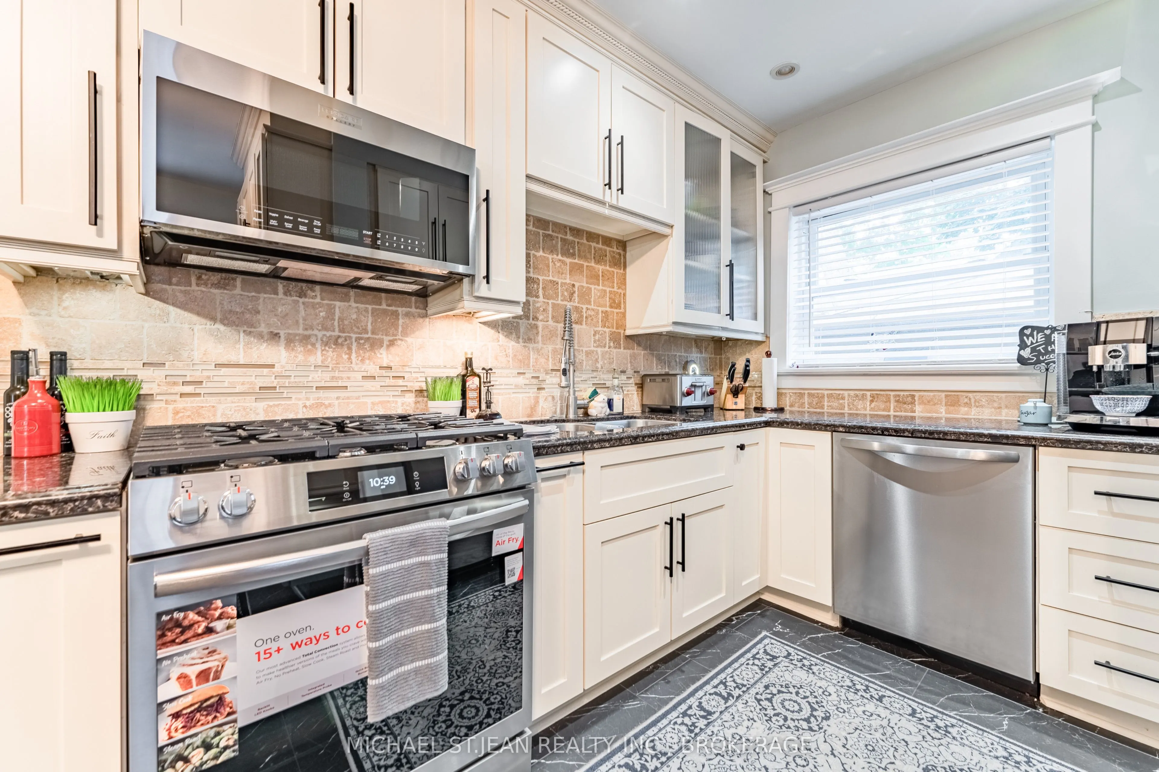 98 Sherman Avenue S