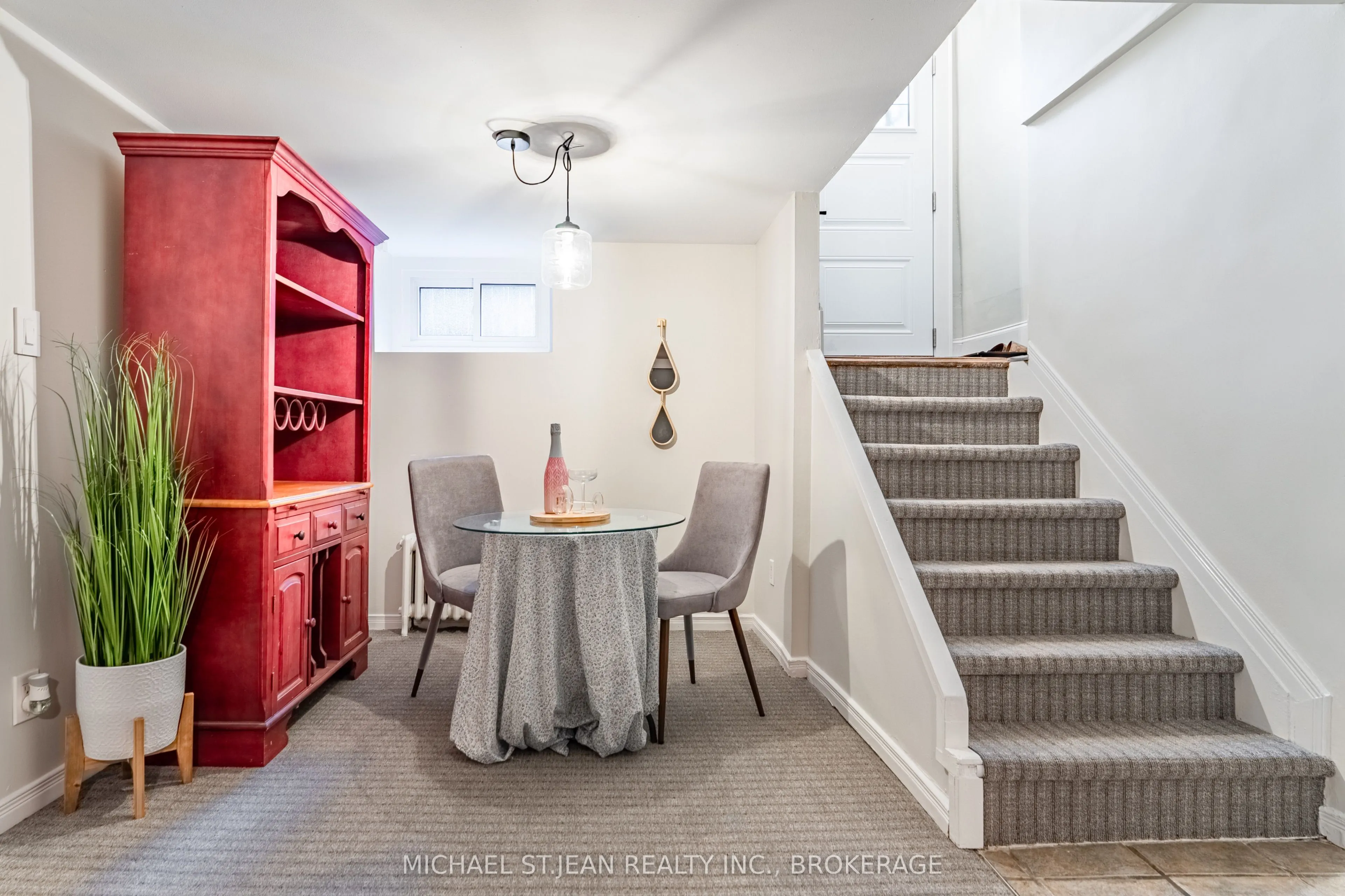 98 Sherman Avenue S