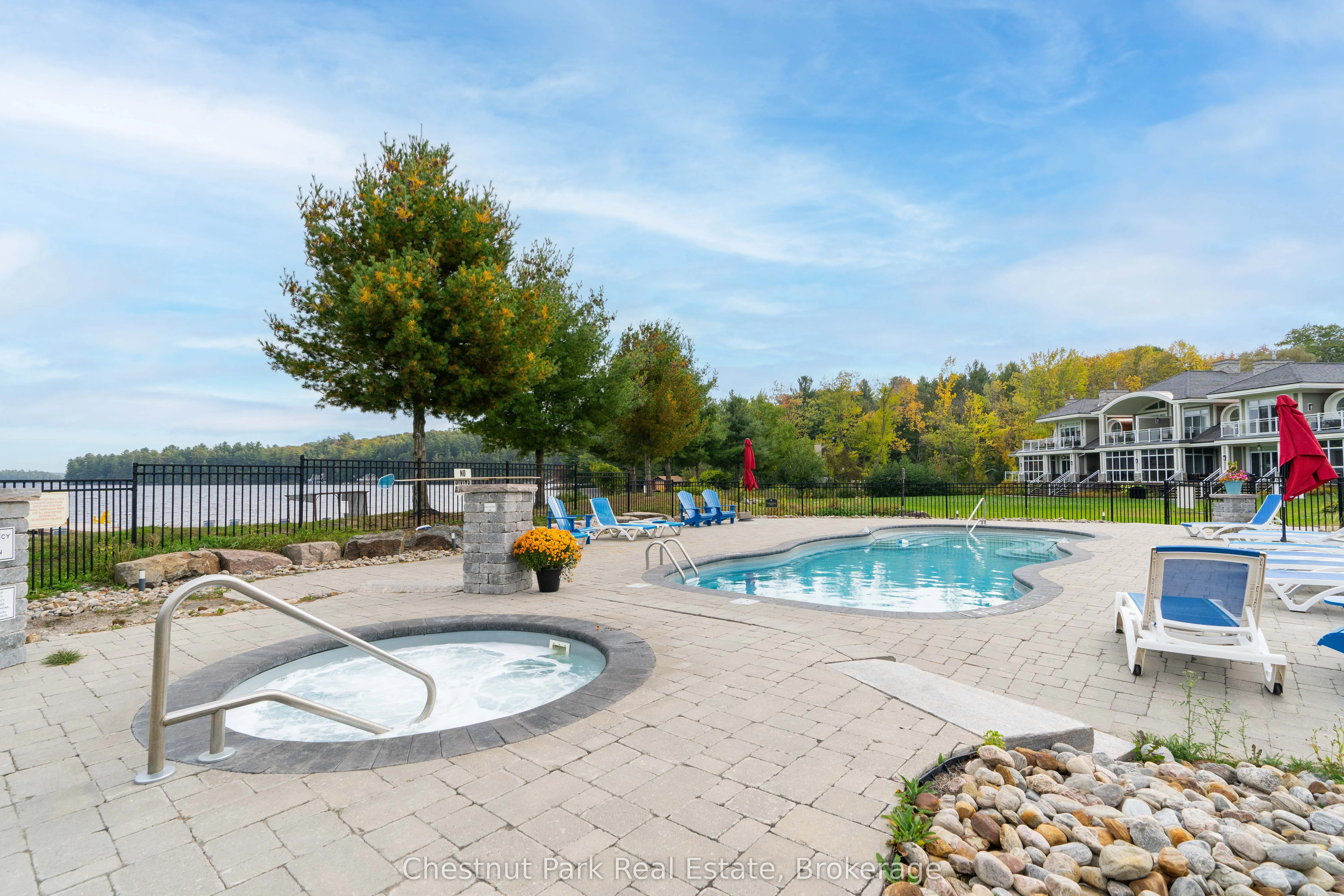 1869 Muskoka Rd 118 Road W, #L203-C1