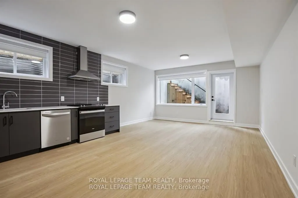 49 GROSVENOR Avenue, #1