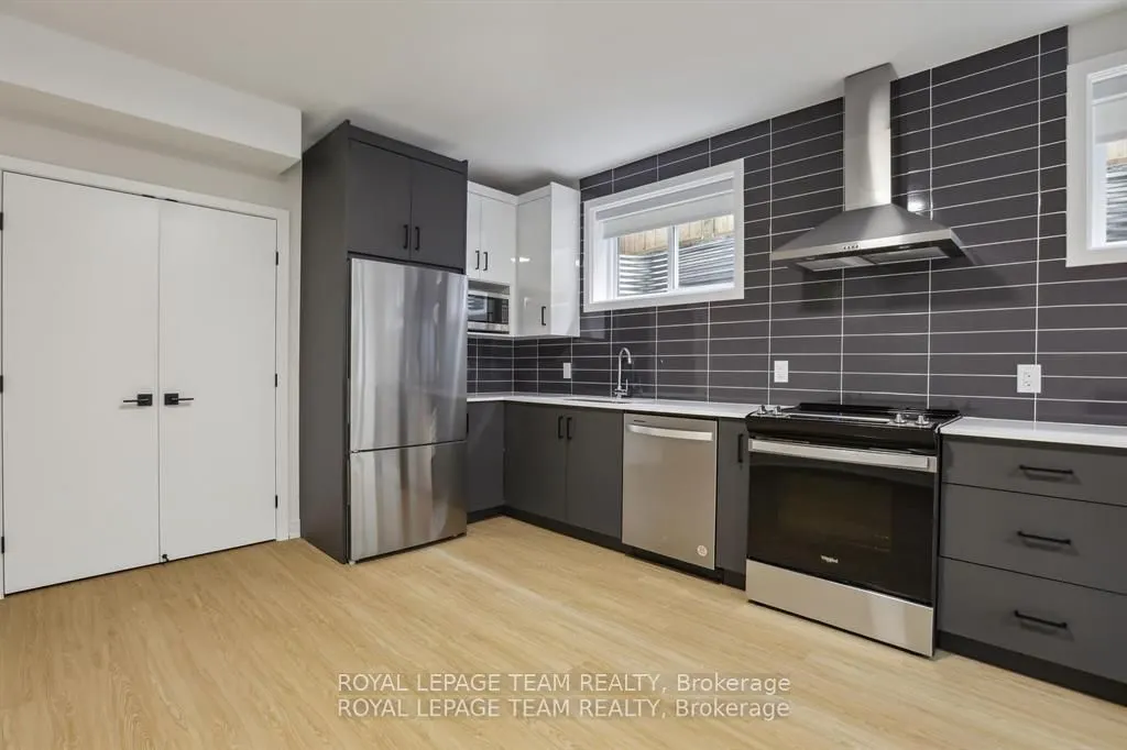 49 GROSVENOR Avenue, #1