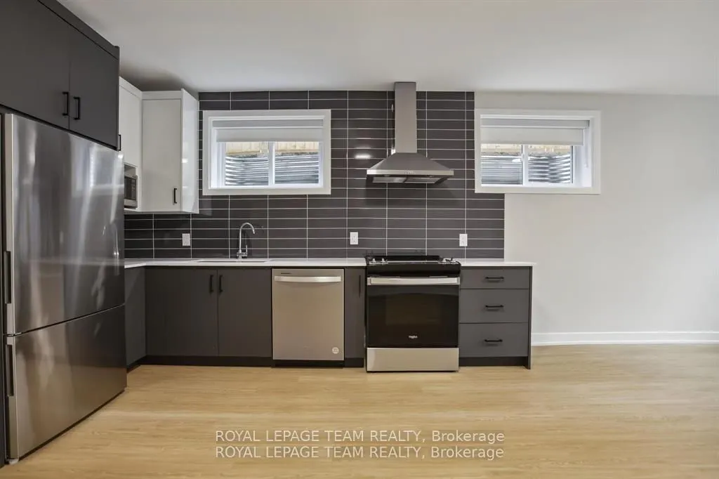 49 GROSVENOR Avenue, #1