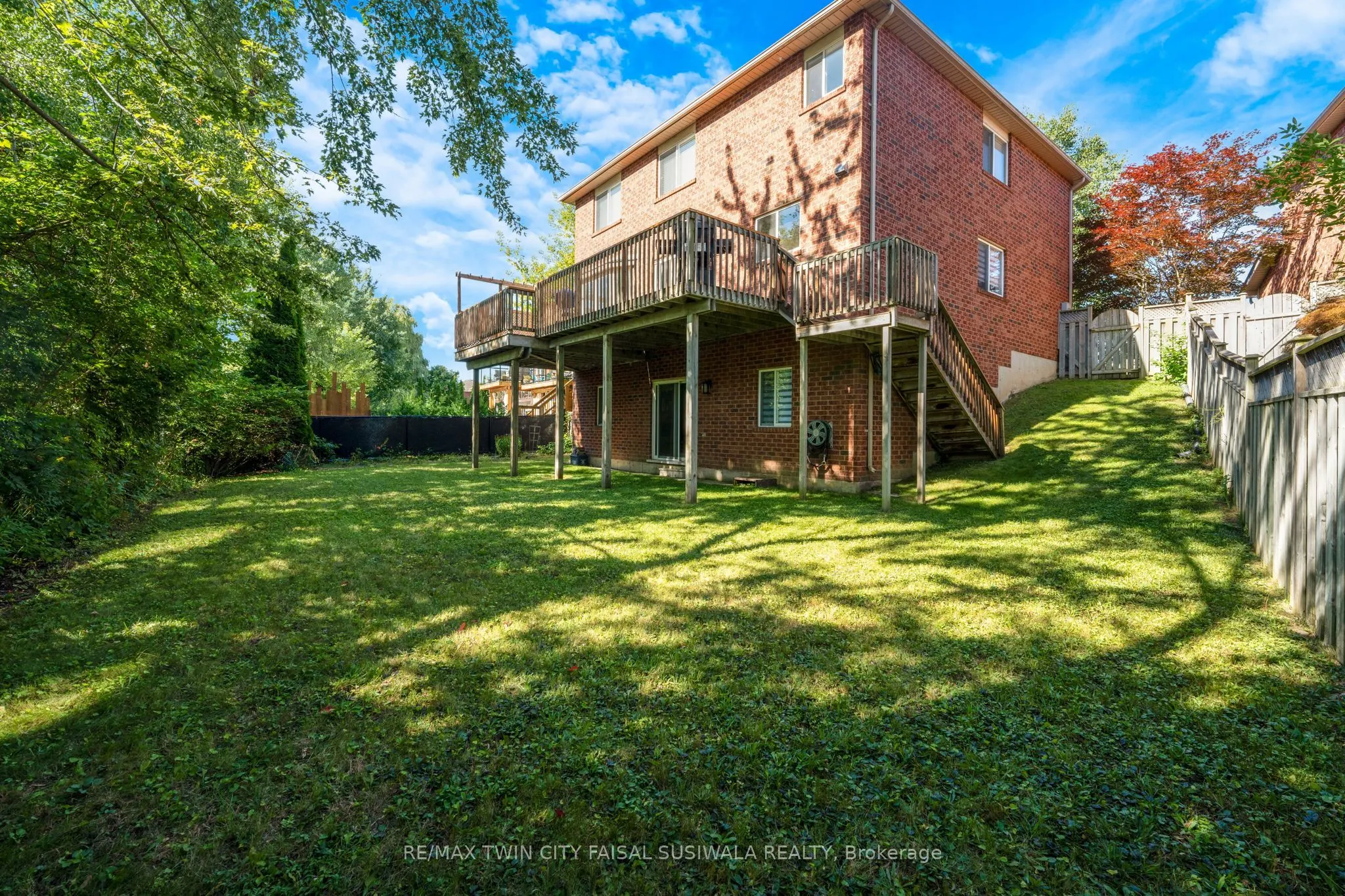 23 Mead Court