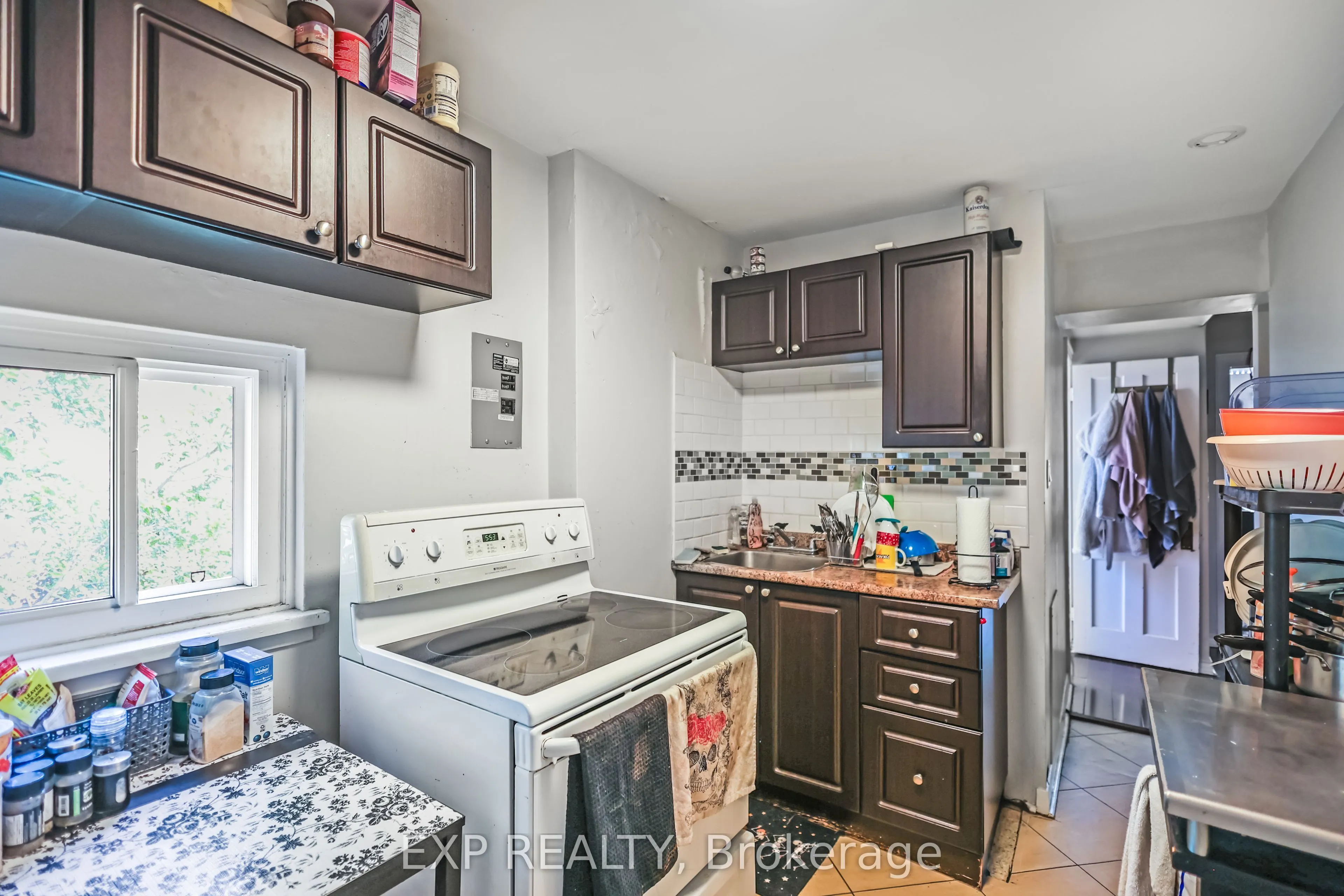 28 Eastbourne Avenue