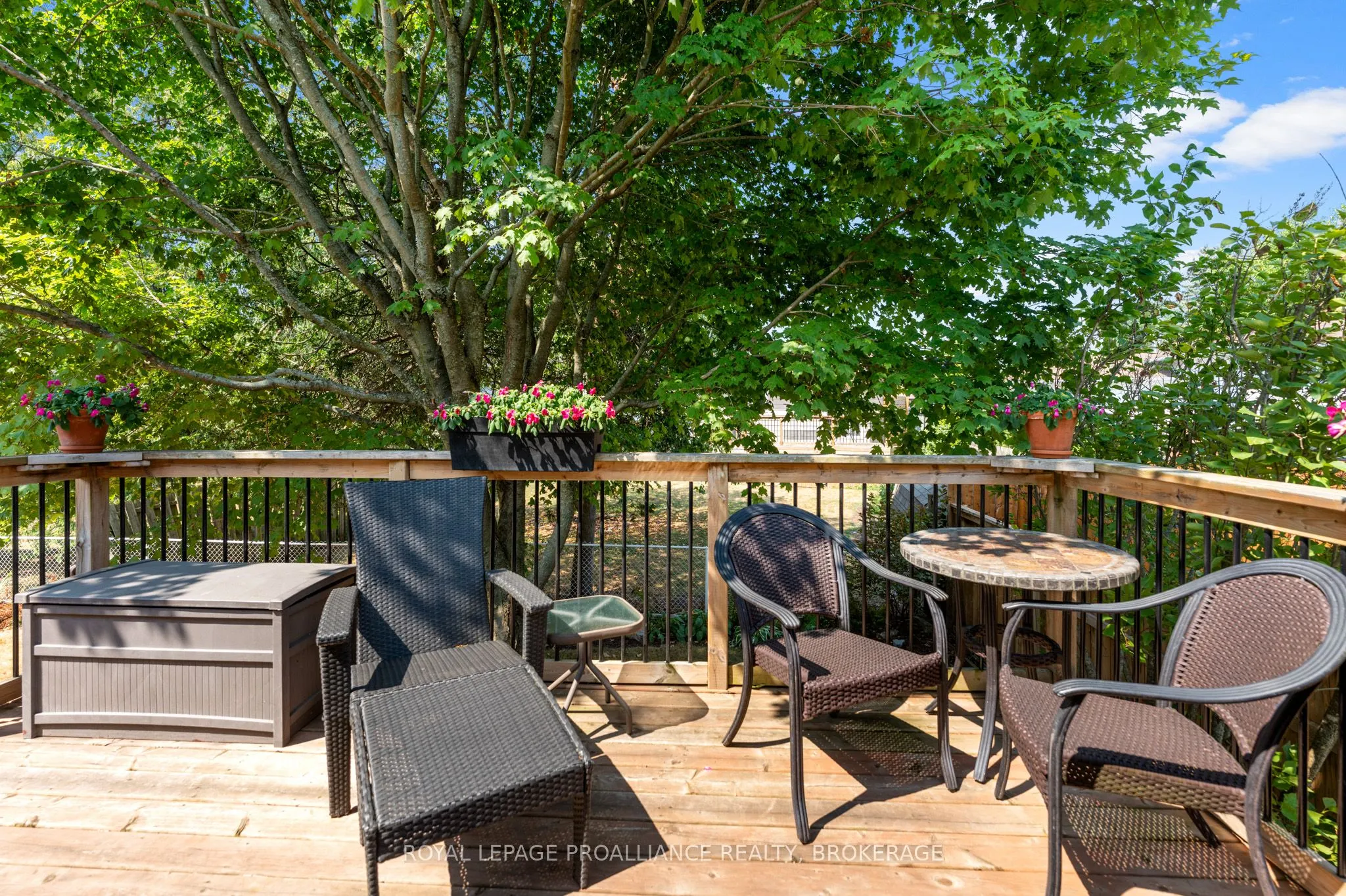 965 Ambleside Crescent