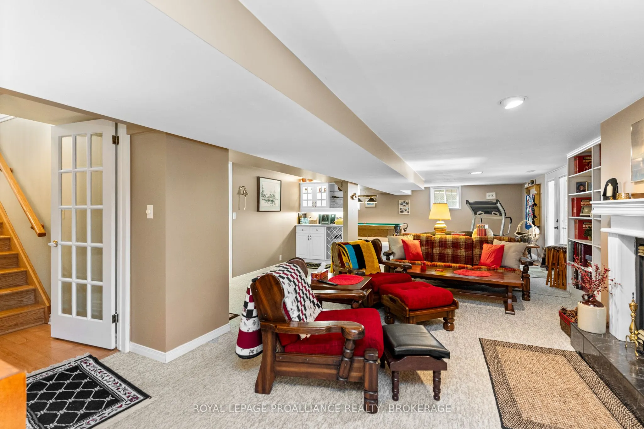 965 Ambleside Crescent