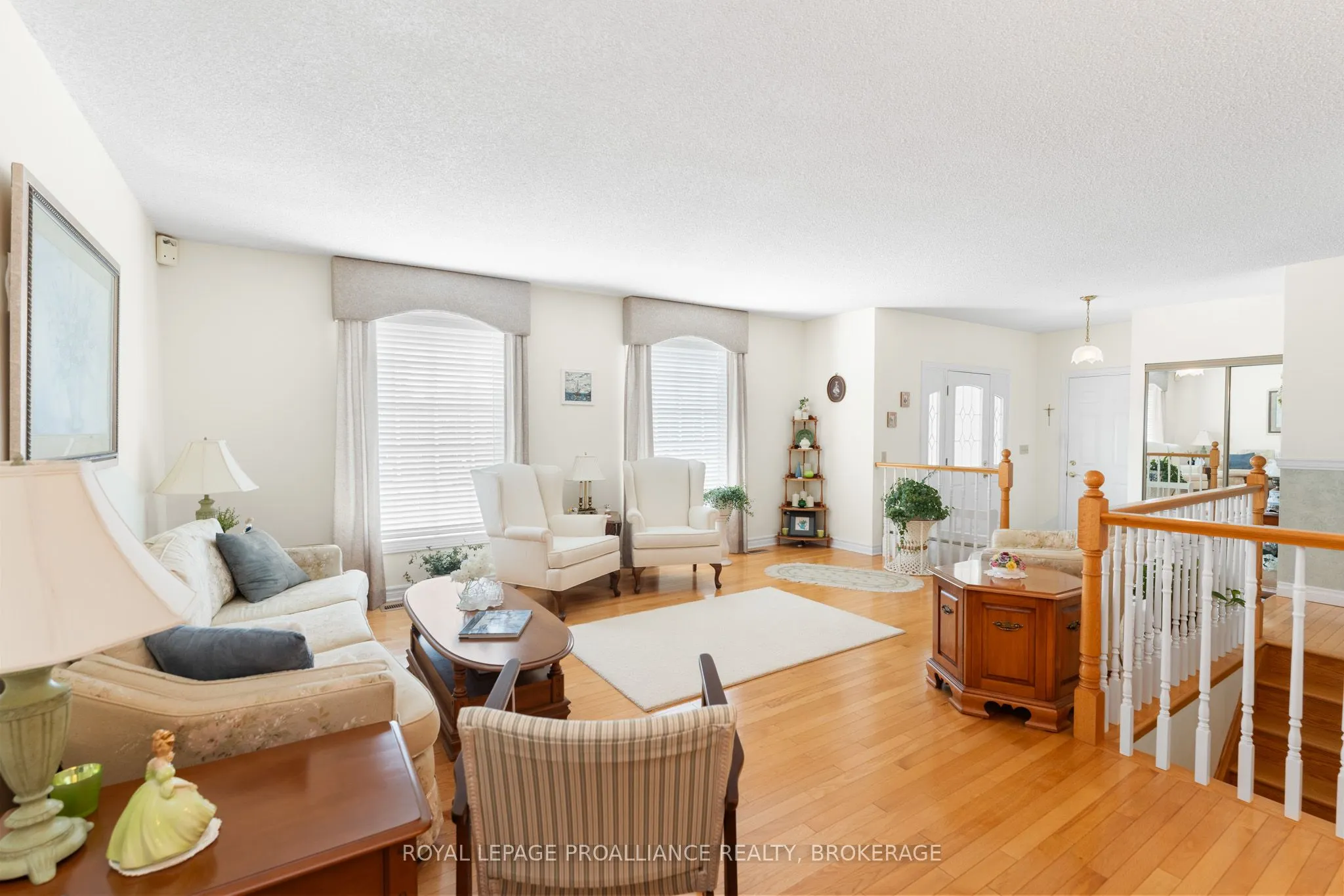 965 Ambleside Crescent