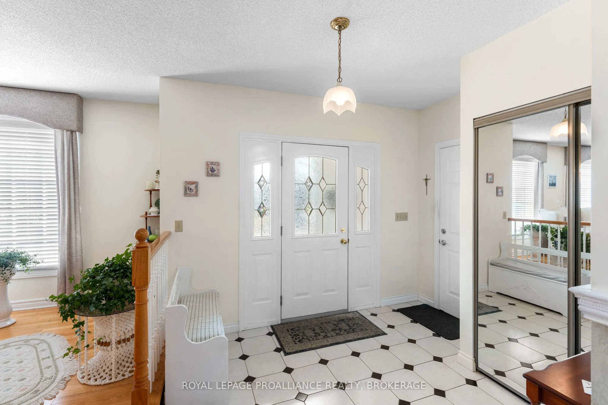 965 Ambleside Crescent