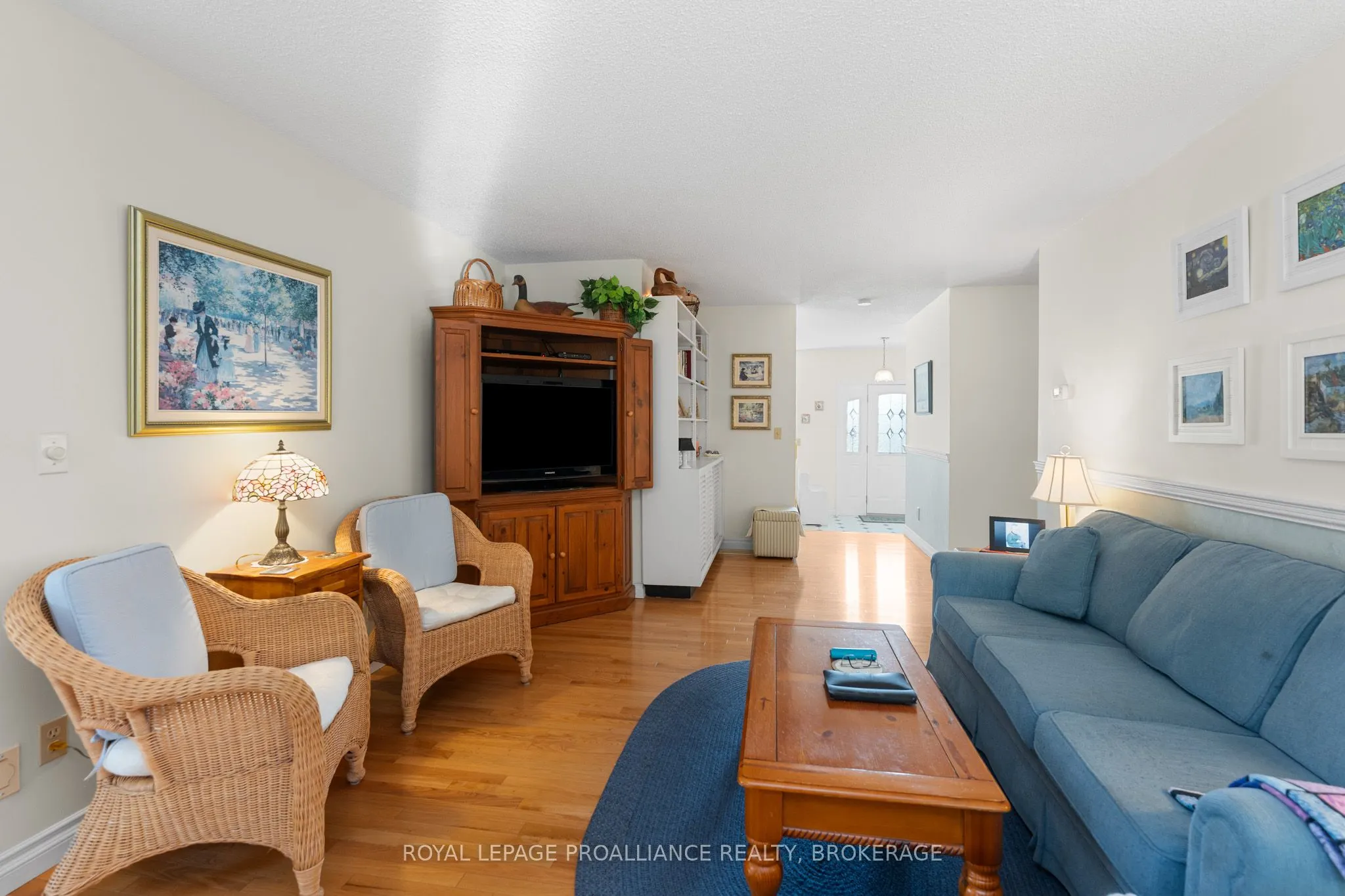 965 Ambleside Crescent