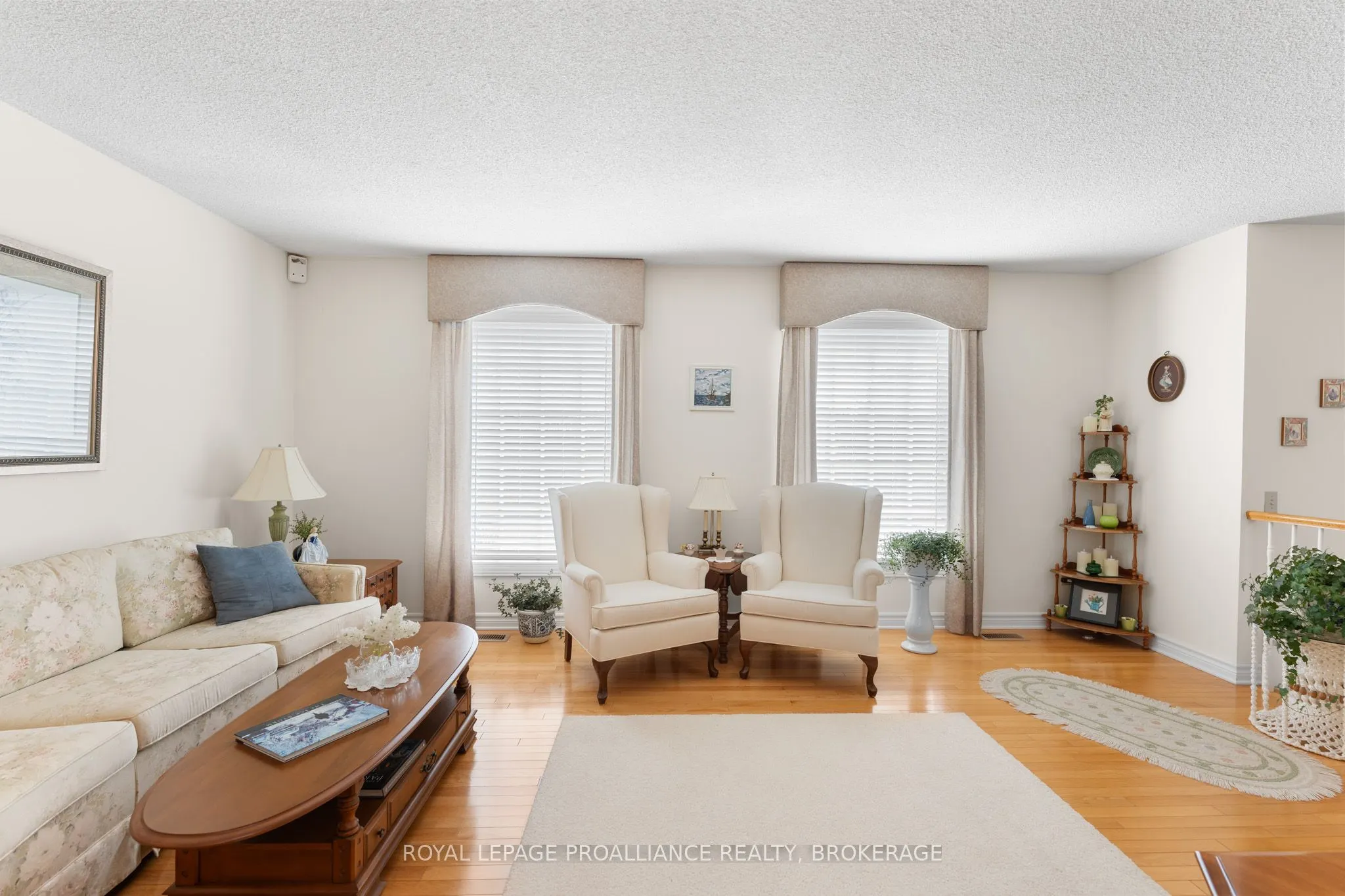 965 Ambleside Crescent