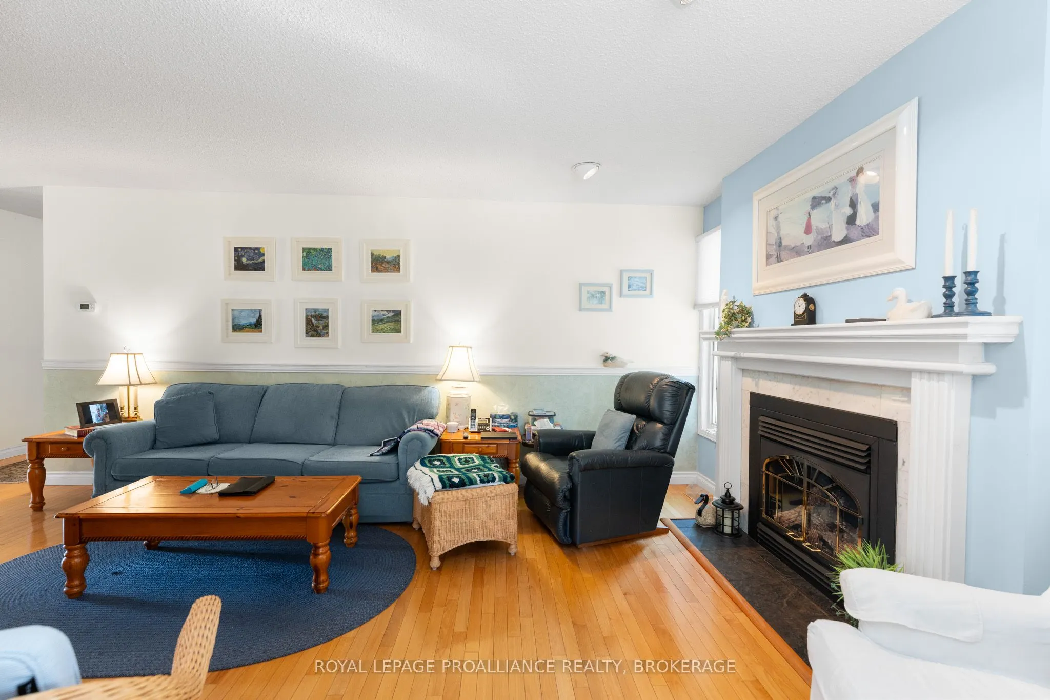 965 Ambleside Crescent