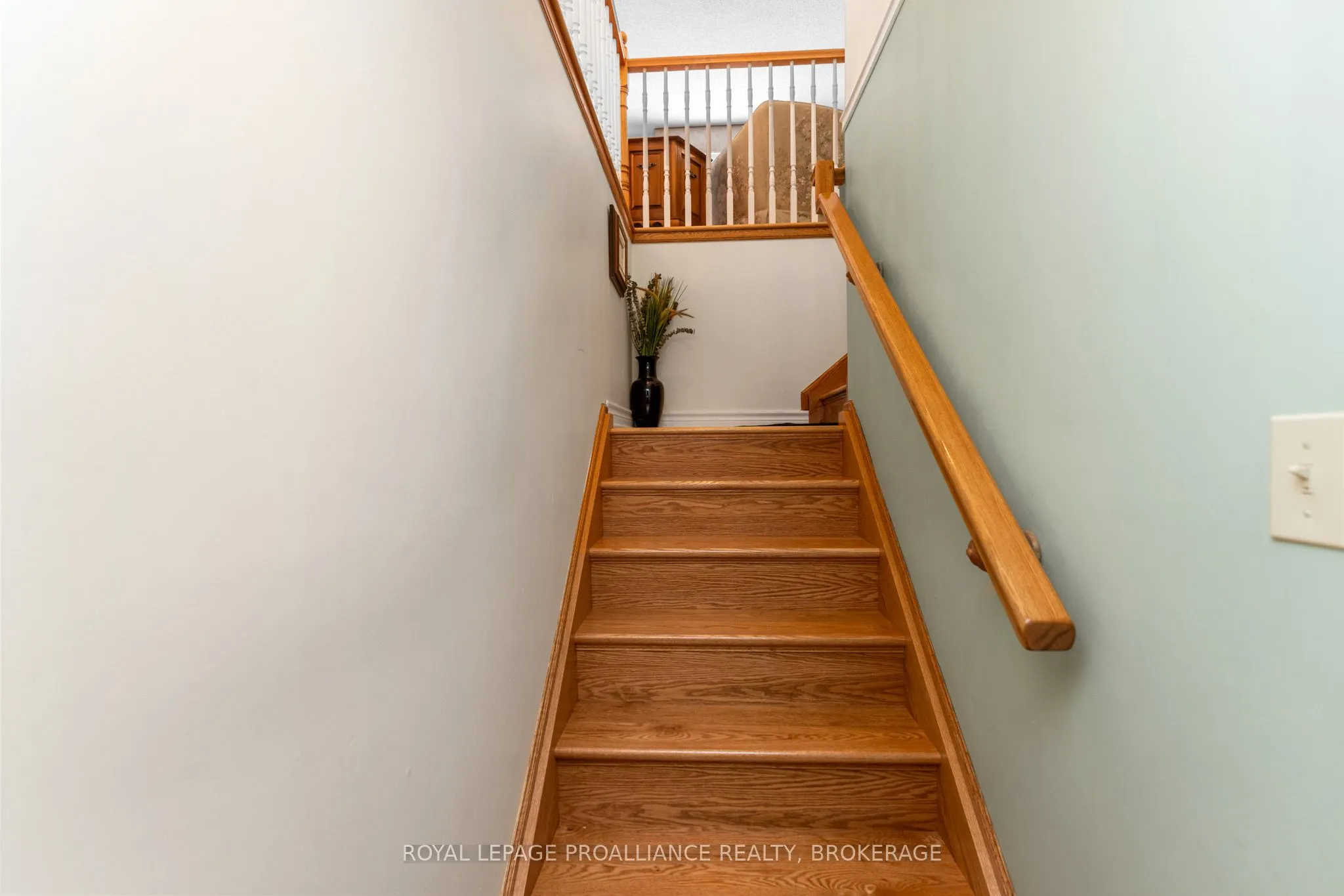 965 Ambleside Crescent