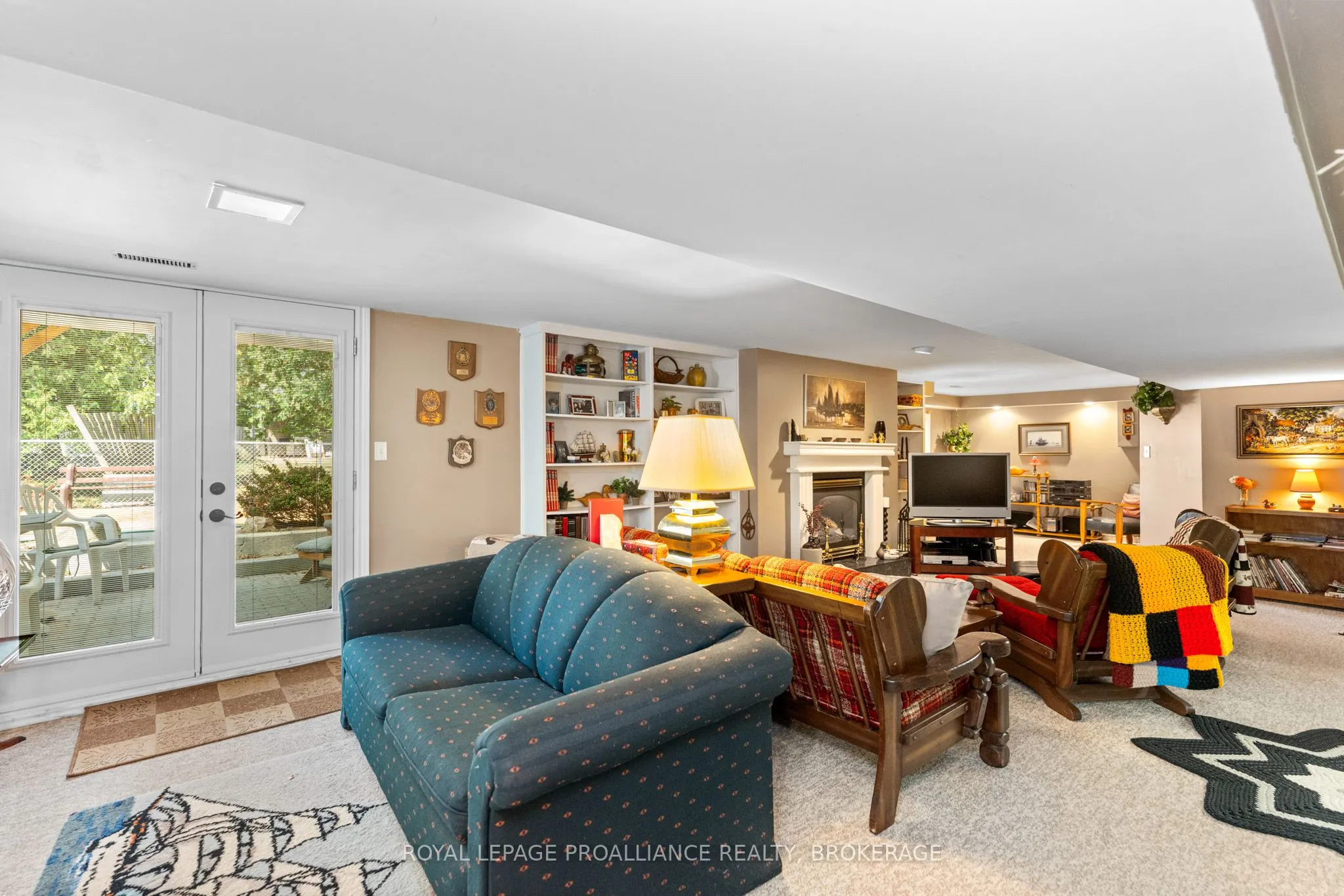 965 Ambleside Crescent